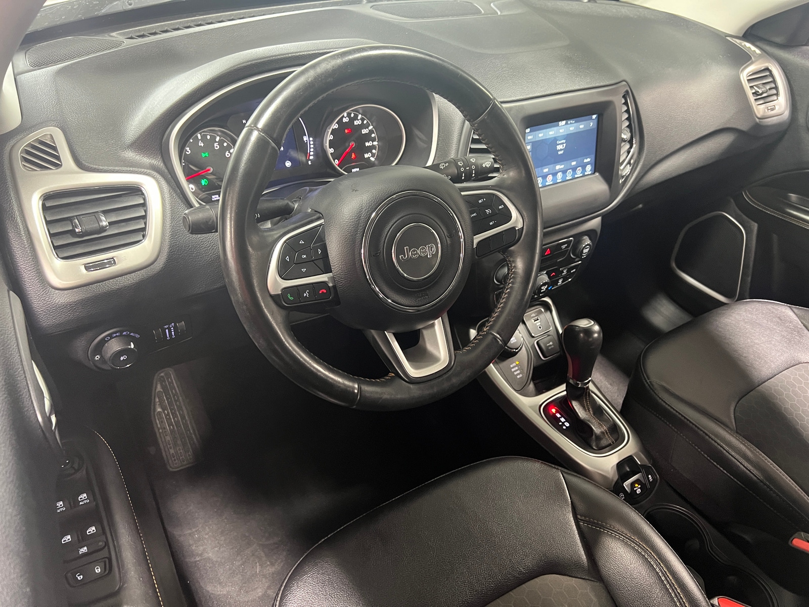 Thumbnail: 2019 Jeep Compass - 3