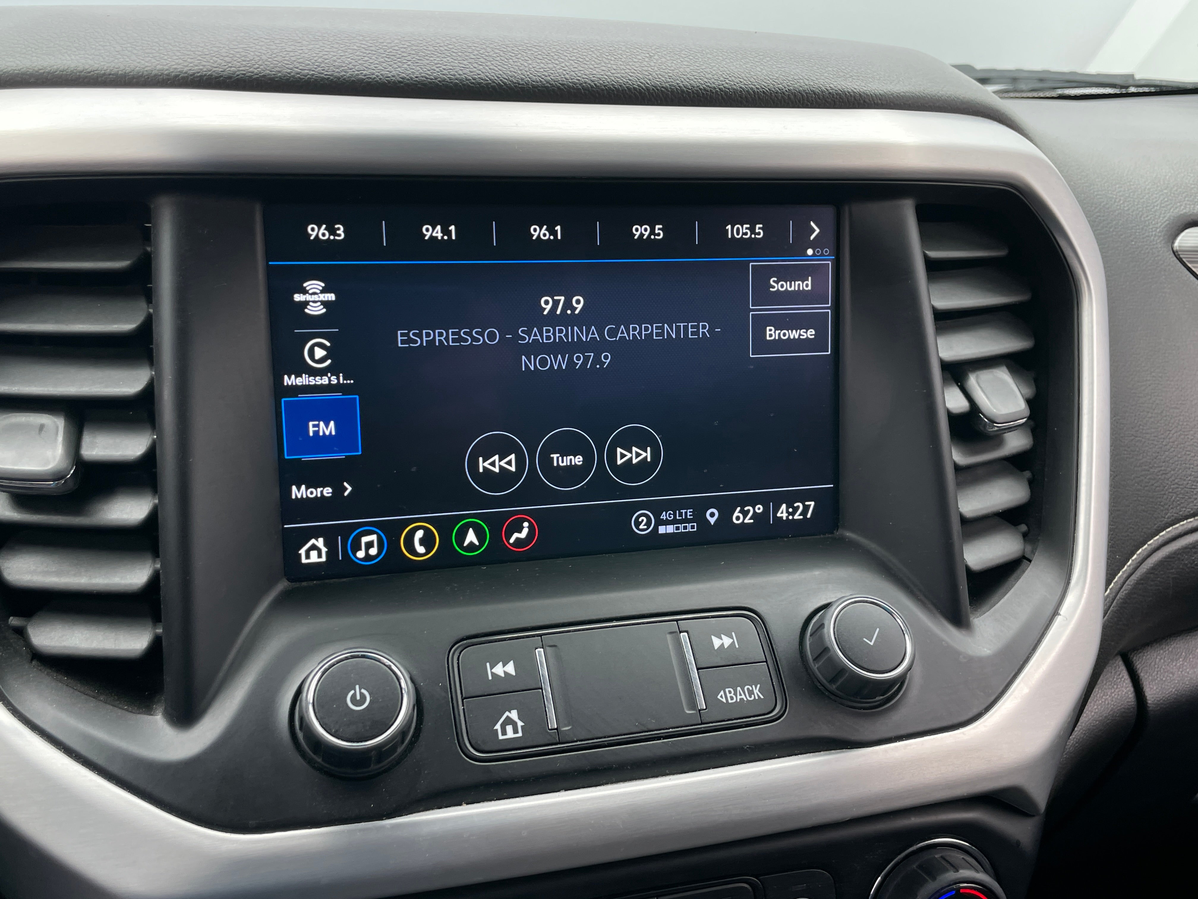 2023 GMC Acadia SLT 4