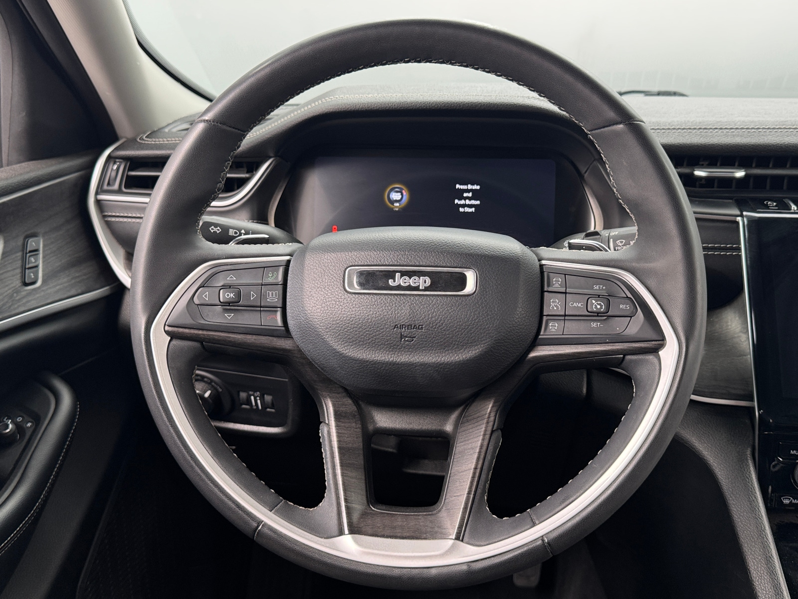 Thumbnail: 2023 Jeep Grand Cherokee - 4