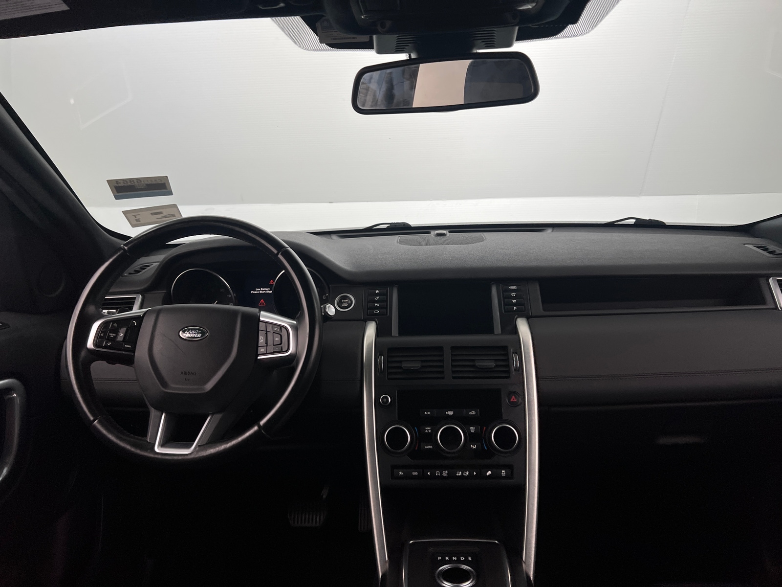 Thumbnail: 2016 Land Rover Discovery Sport - 2