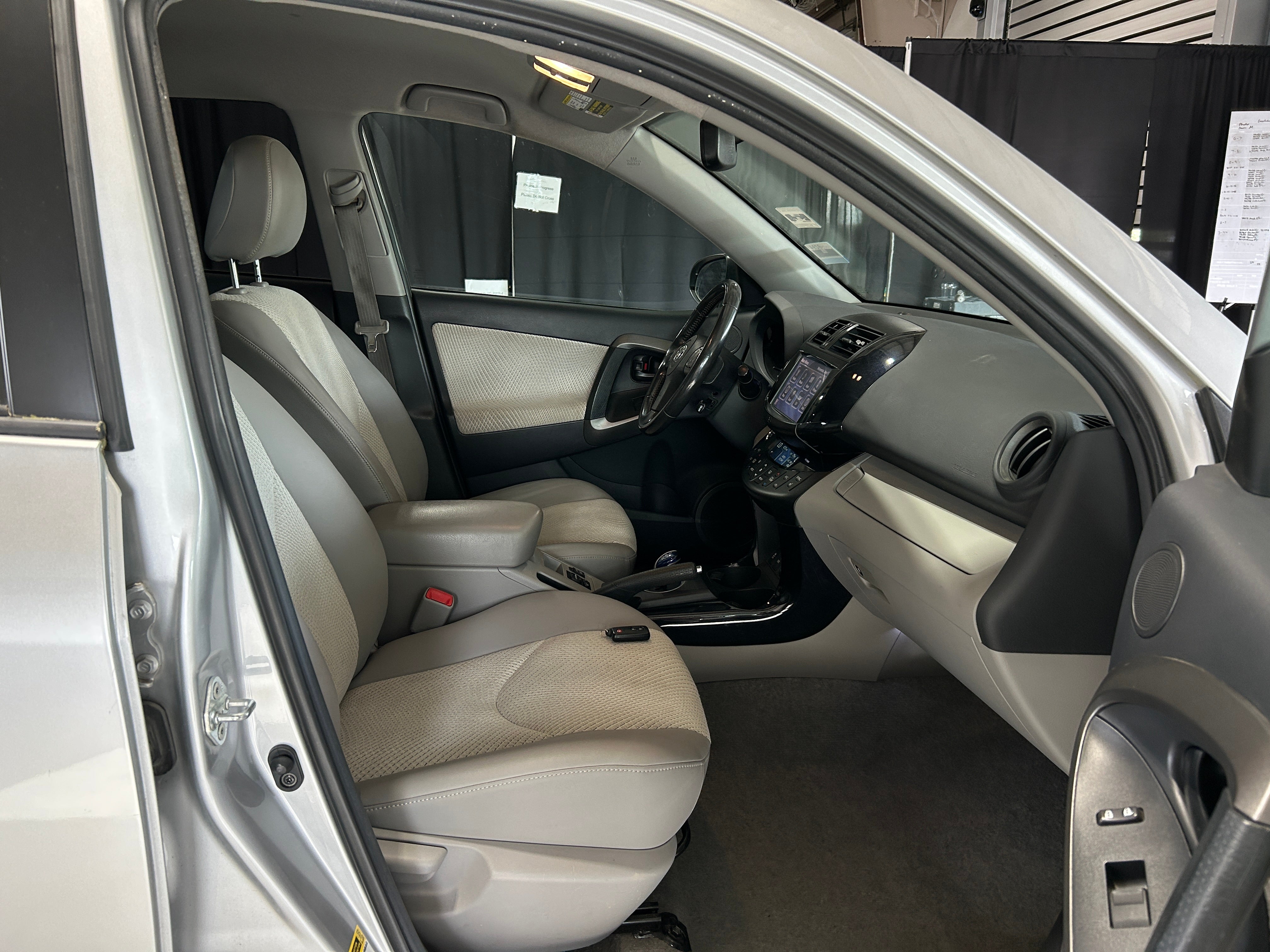 2014 Toyota RAV4 EV 2