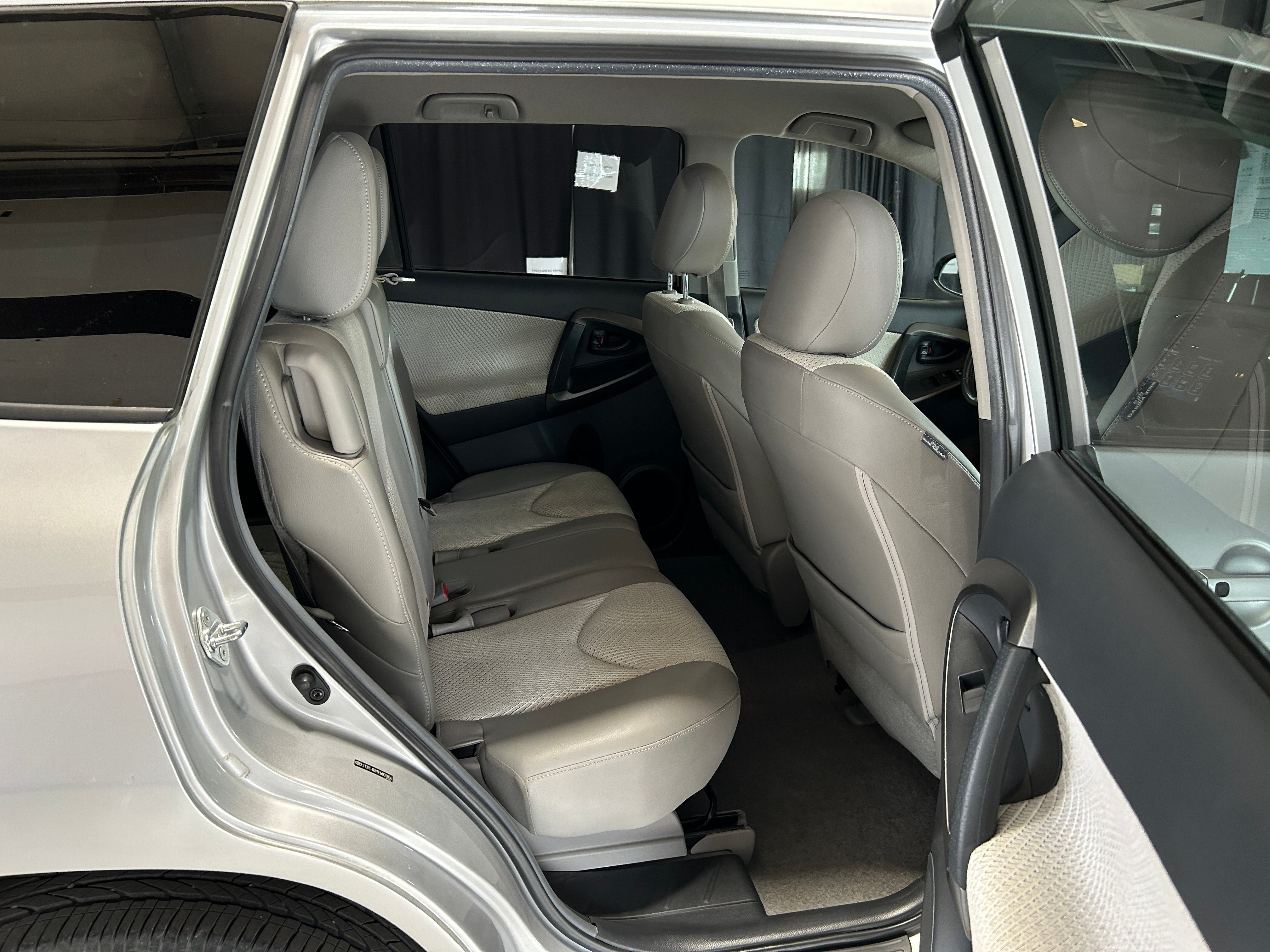 2014 Toyota RAV4 EV 6