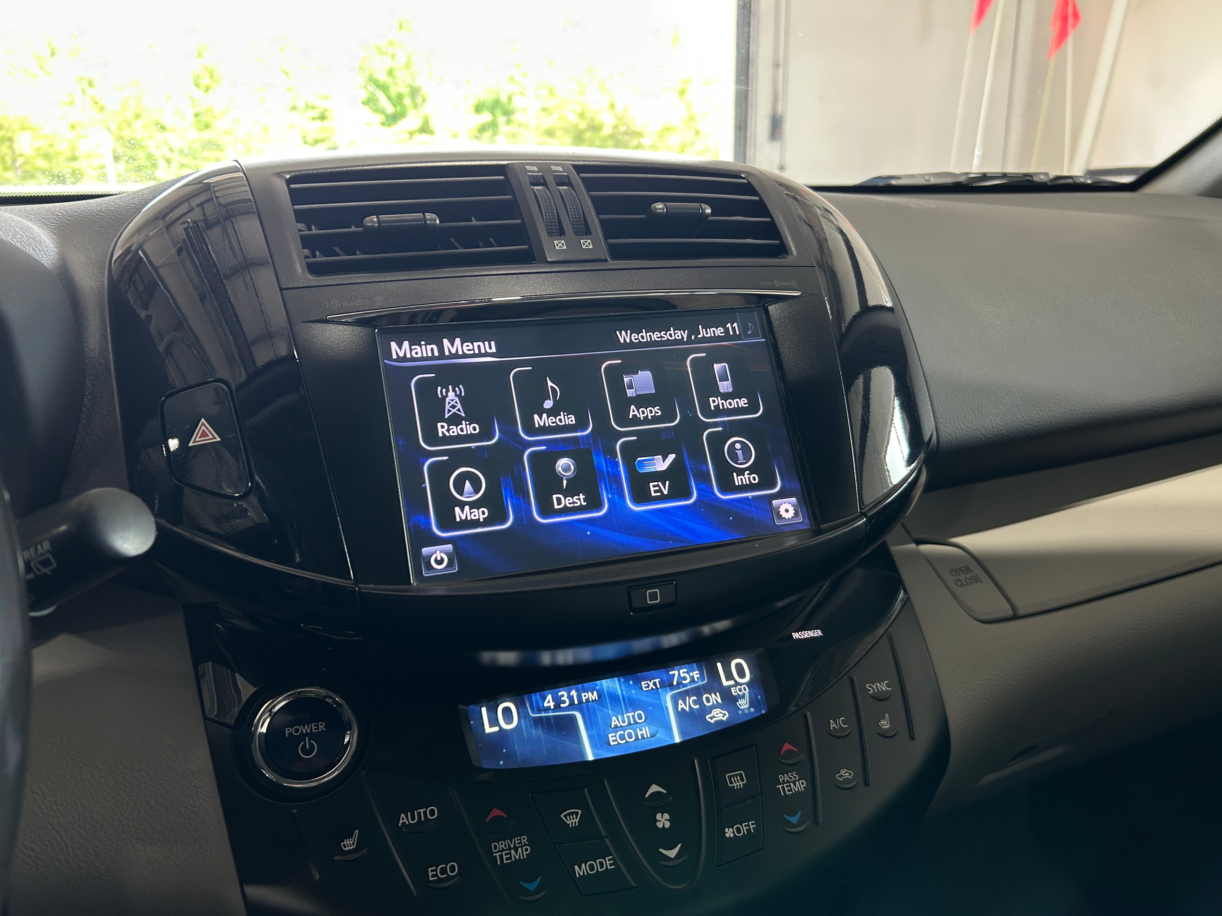 2014 Toyota RAV4 EV 4