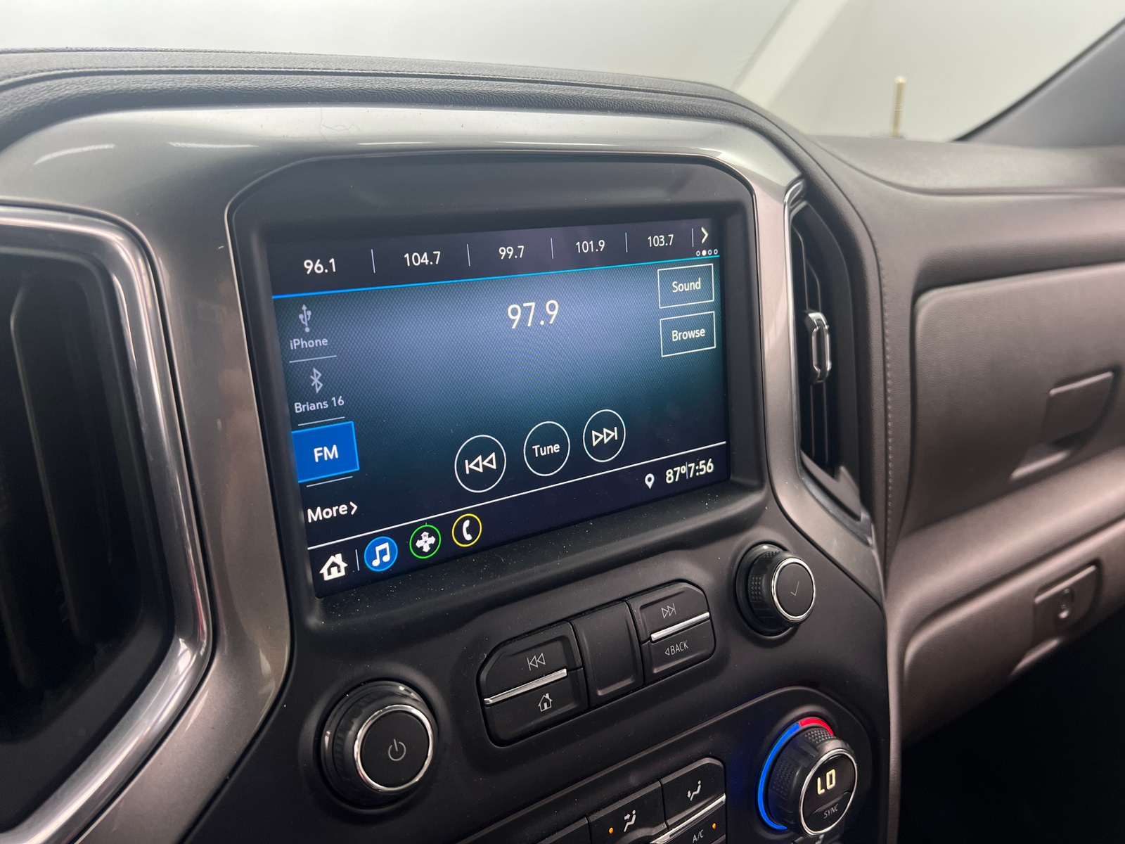 Thumbnail: 2020 Chevrolet Silverado 1500 - 4
