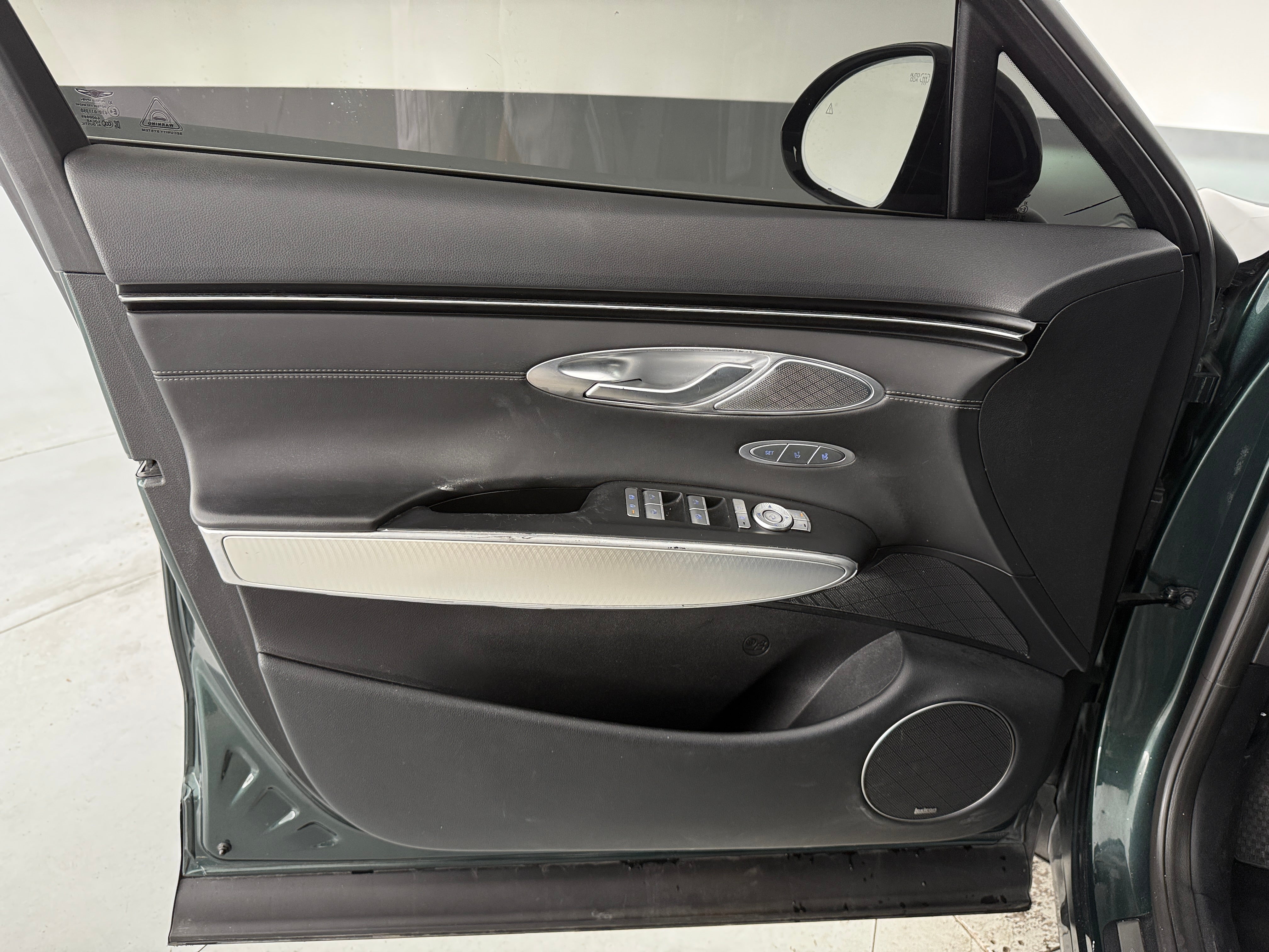 Image 3 of 2022 Genesis GV70 2.5T Standard