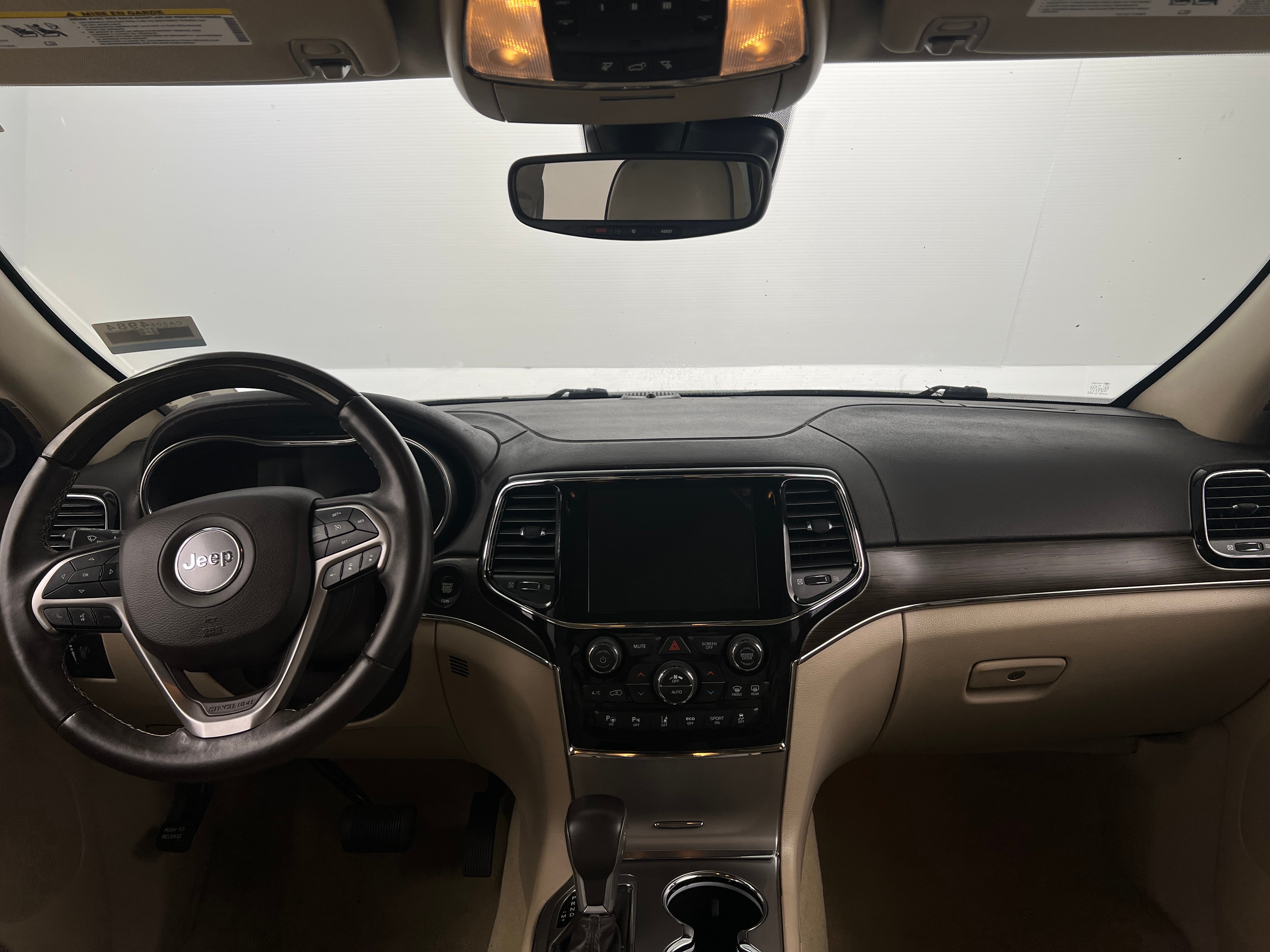 2020 Jeep Grand Cherokee Overland 2