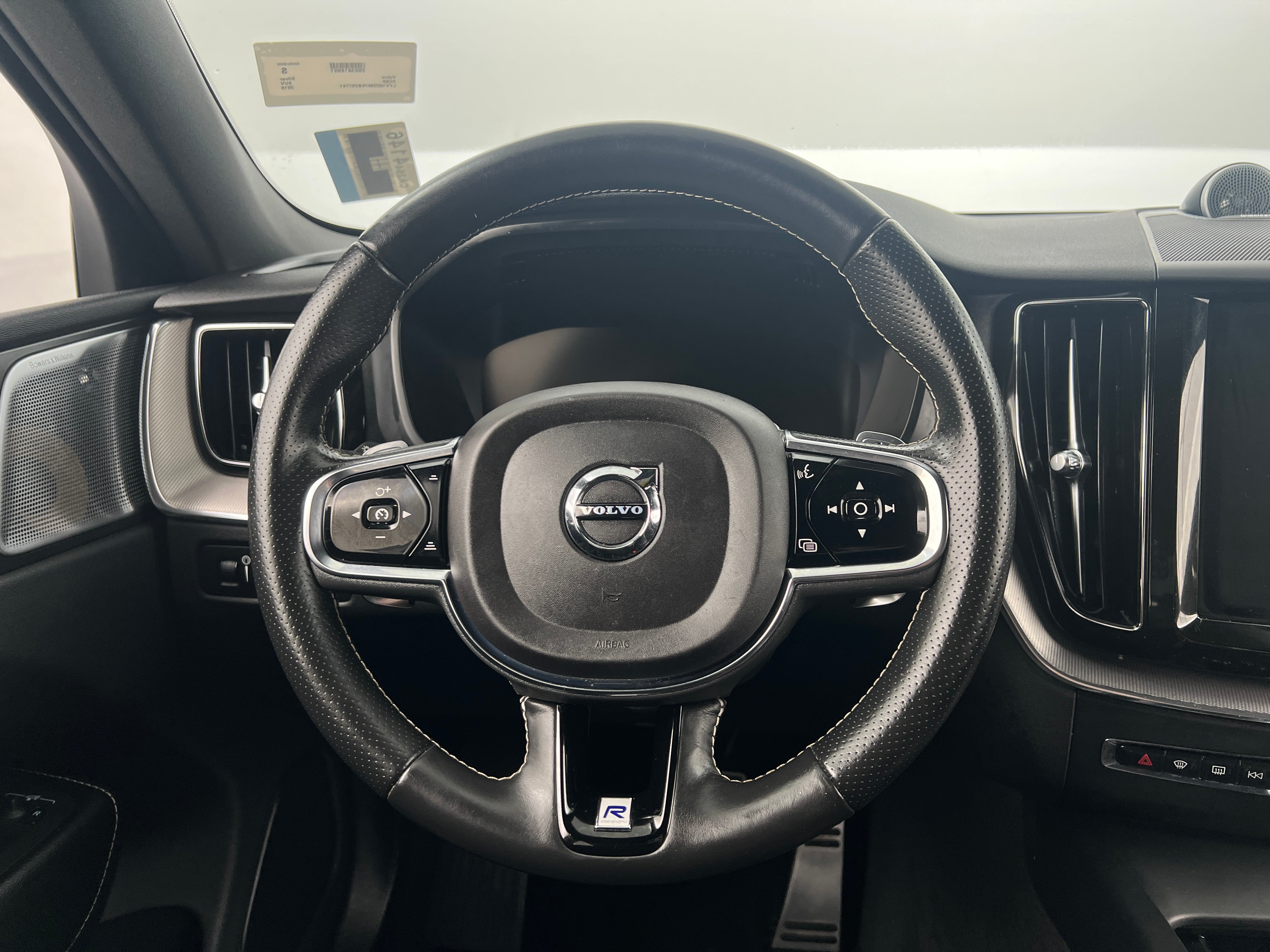 2019 Volvo XC60 T5 R-Design 4