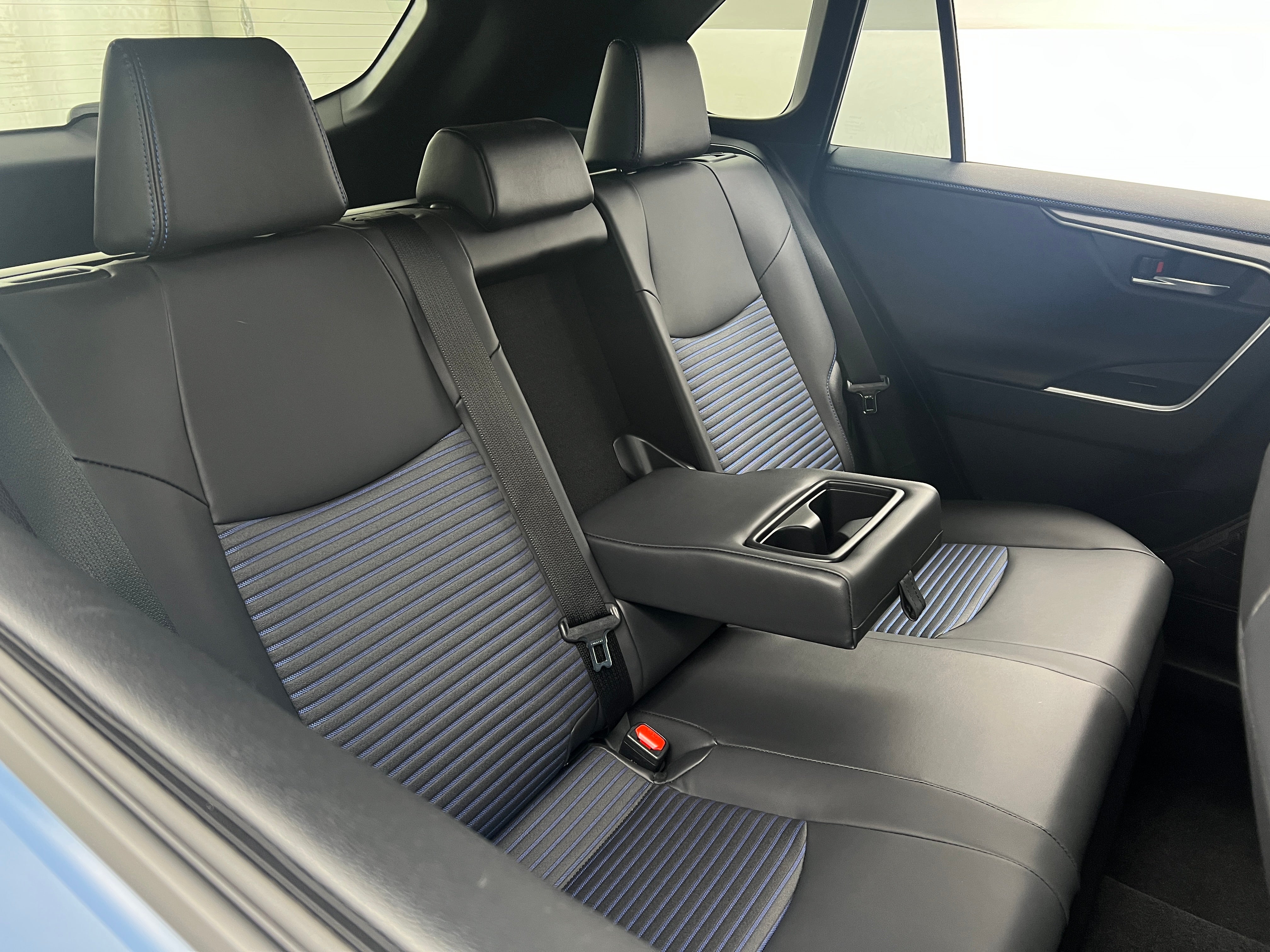 2024 Toyota RAV4 XSE 6