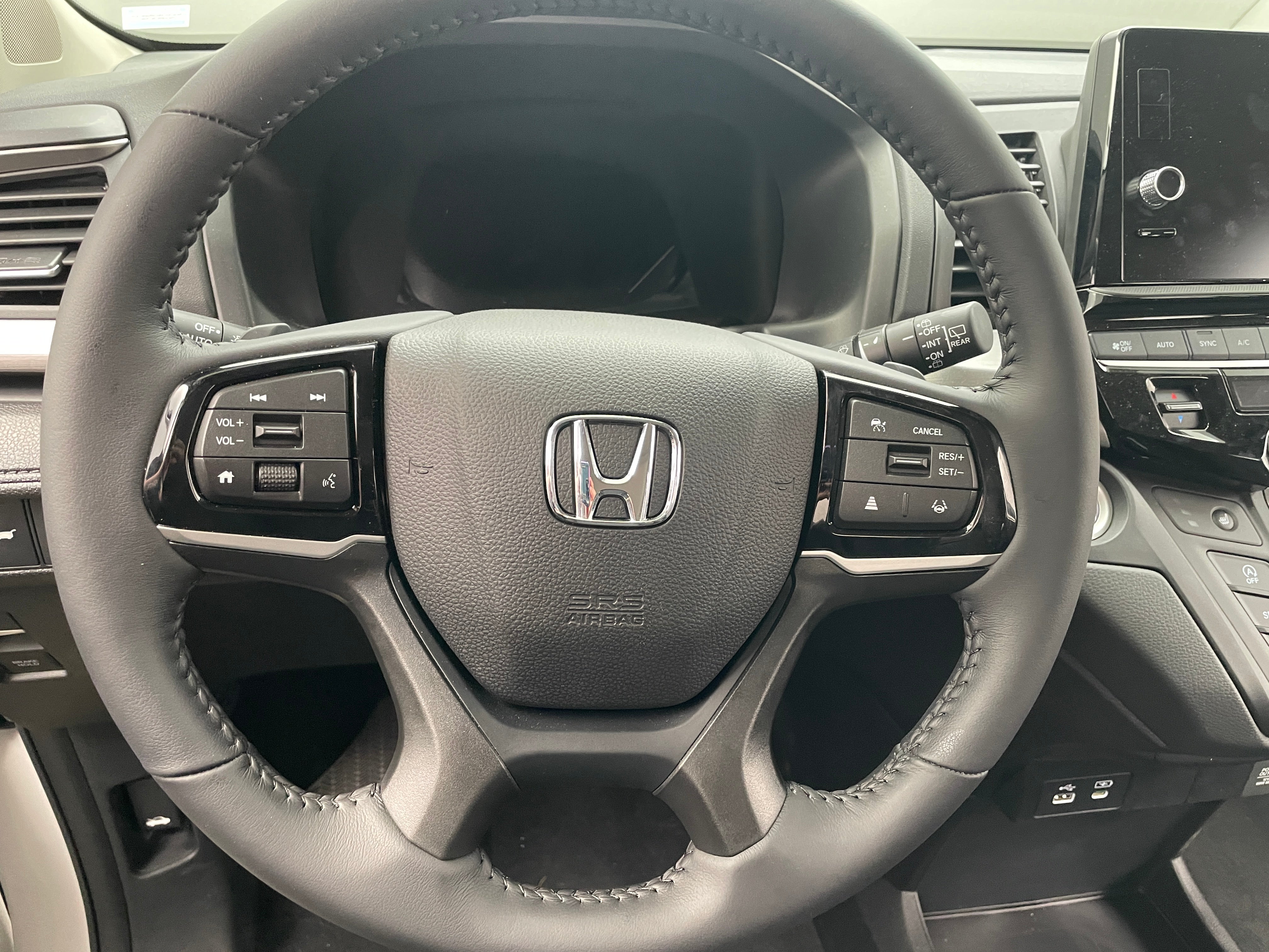 2025 Honda Odyssey EX-L 4