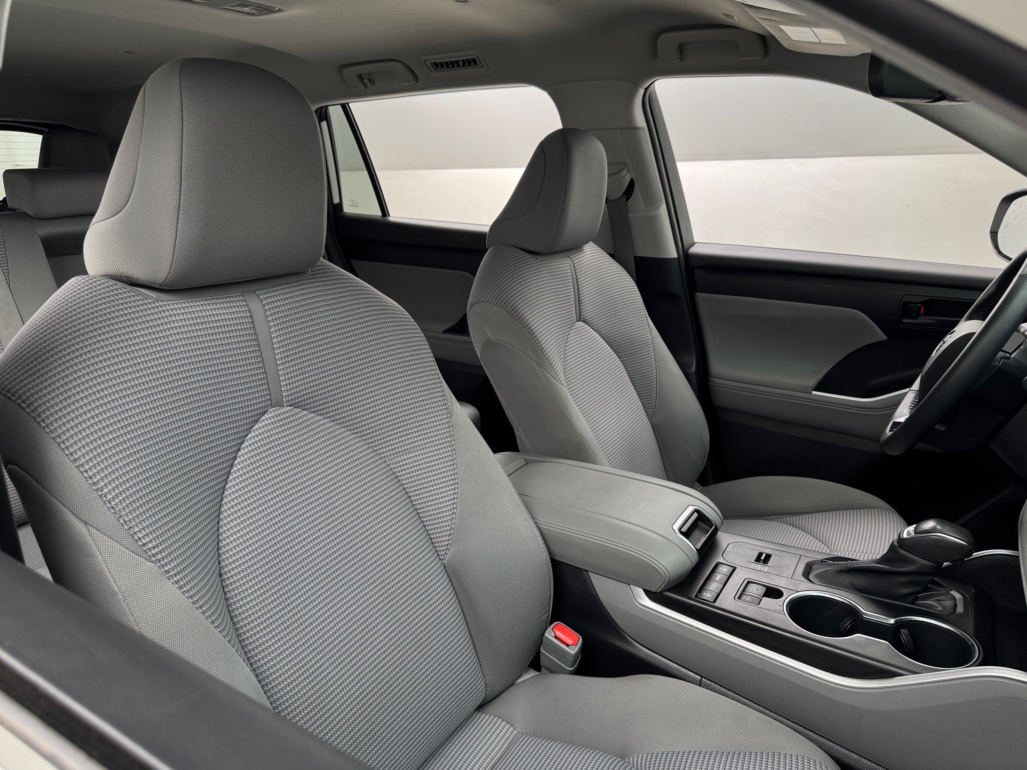 2021 Toyota Highlander LE 2