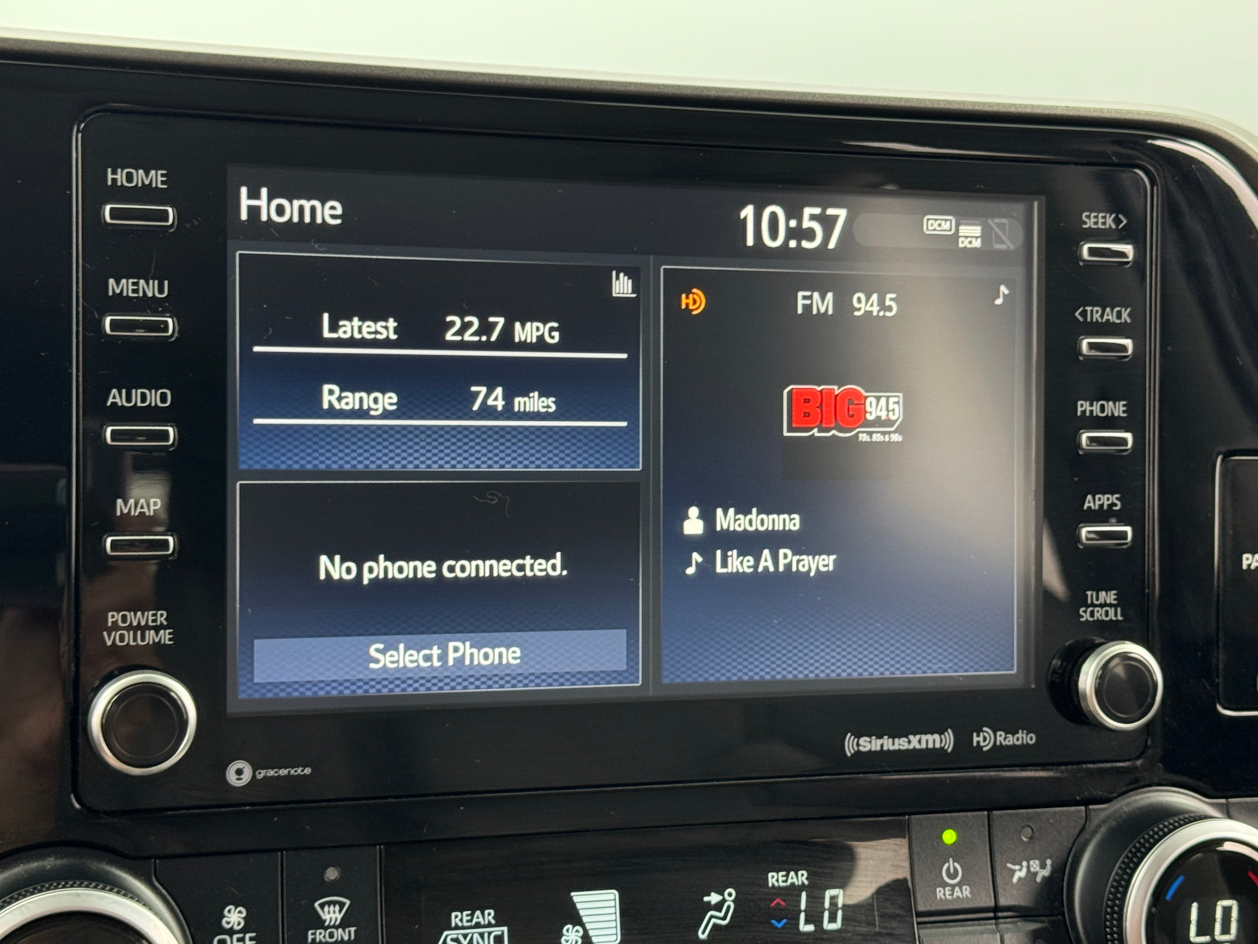 2021 Toyota Highlander LE 4