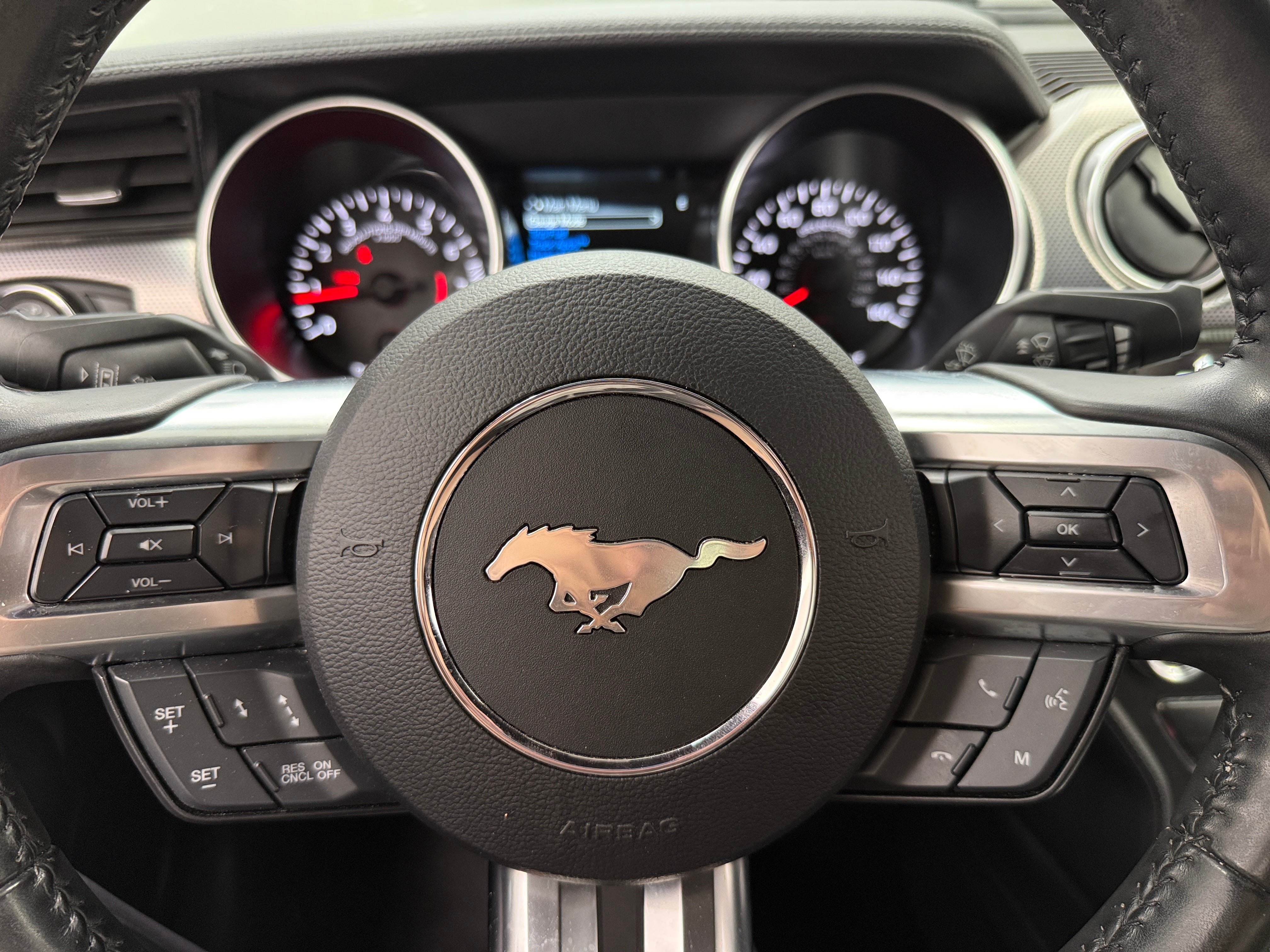 2019 Ford Mustang  4