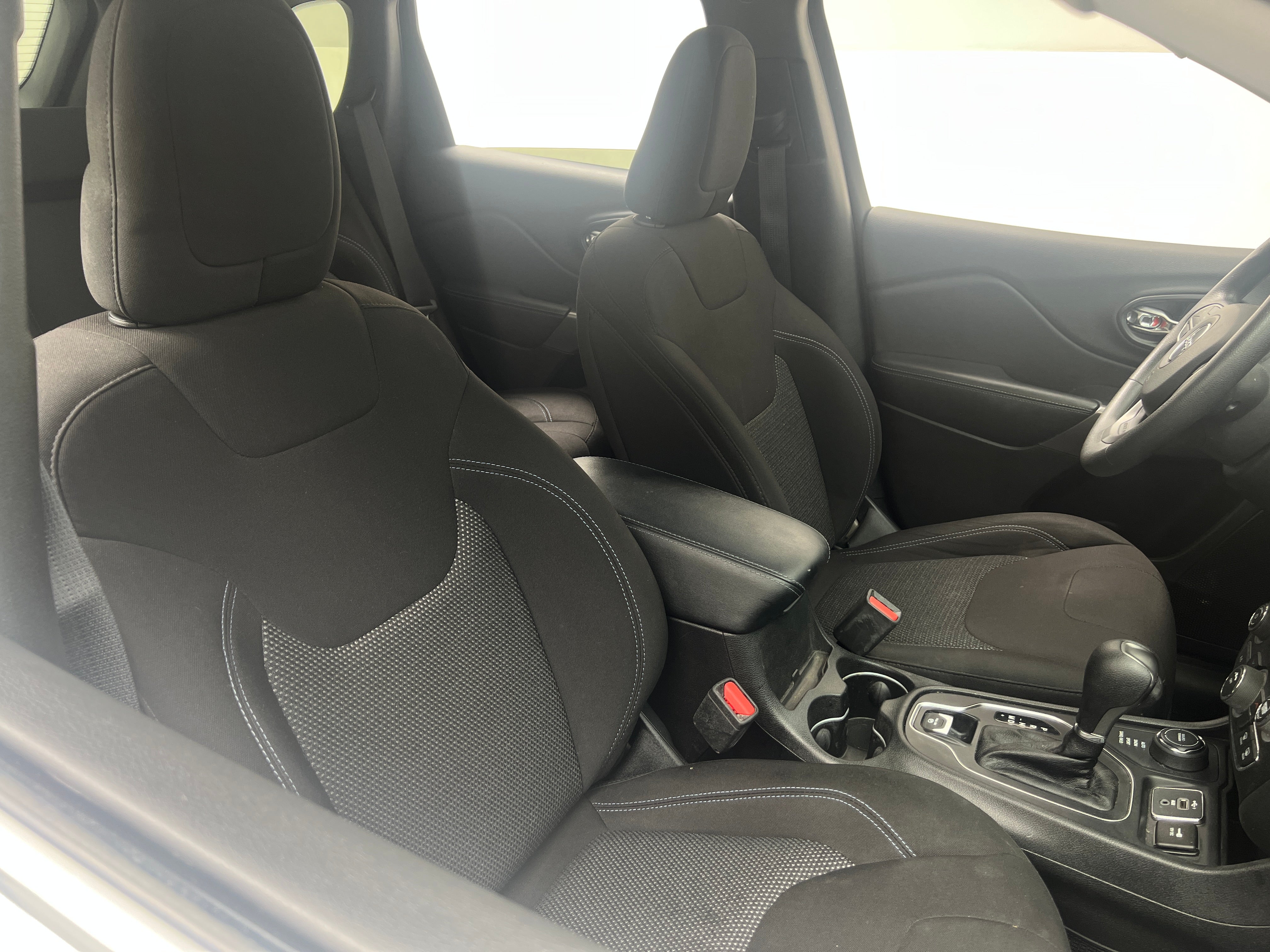 2019 Jeep Cherokee Latitude 2