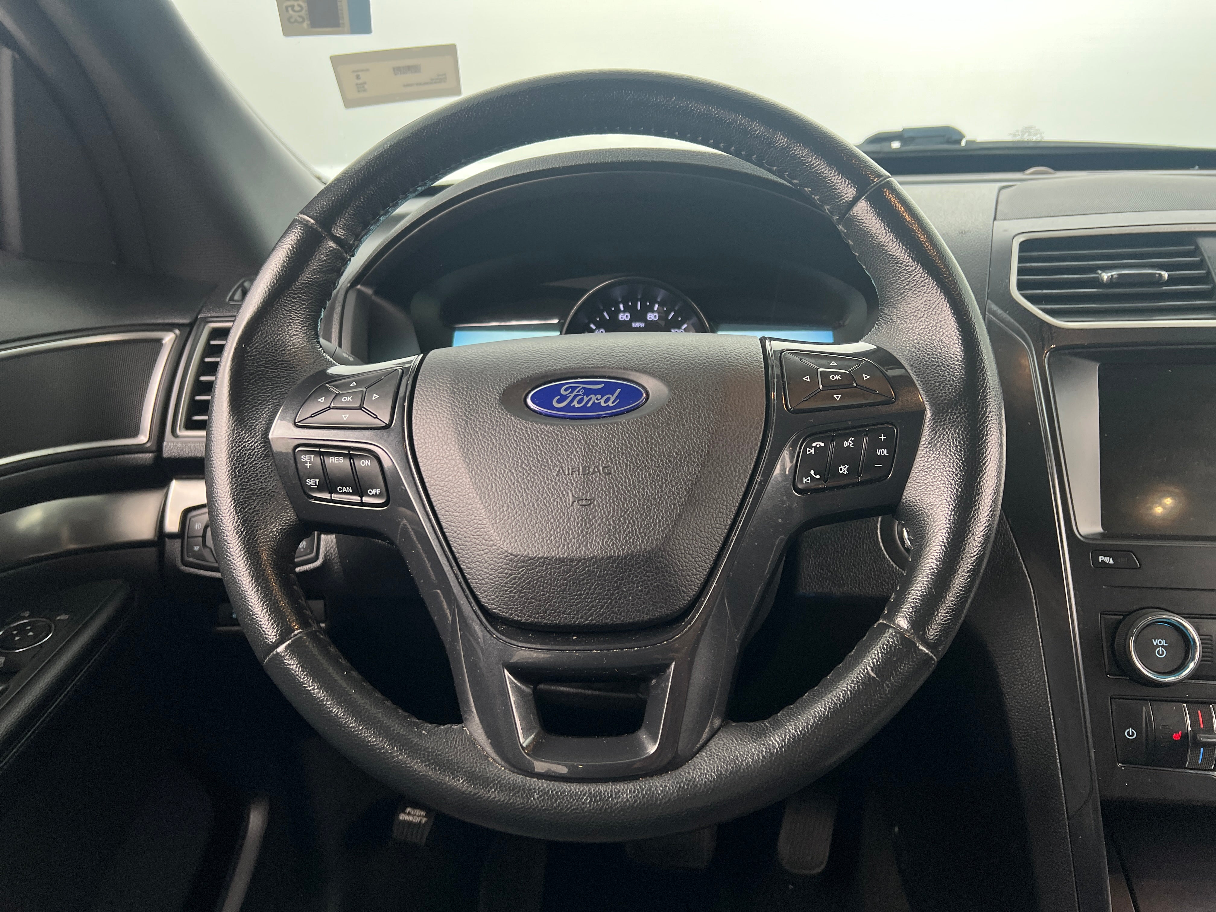 2018 Ford Explorer XLT 4