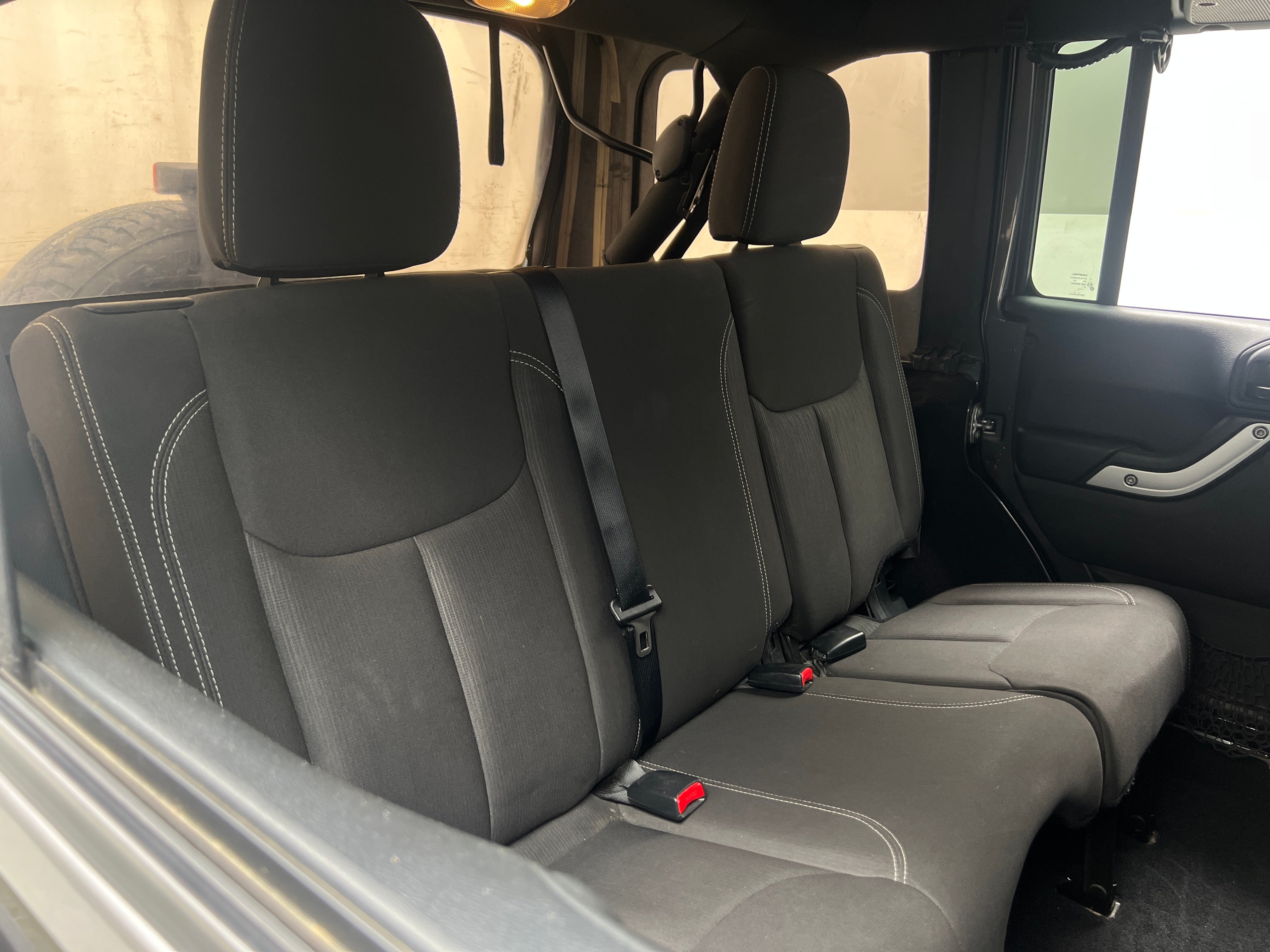 2017 Jeep Wrangler Unlimited Sahara 6