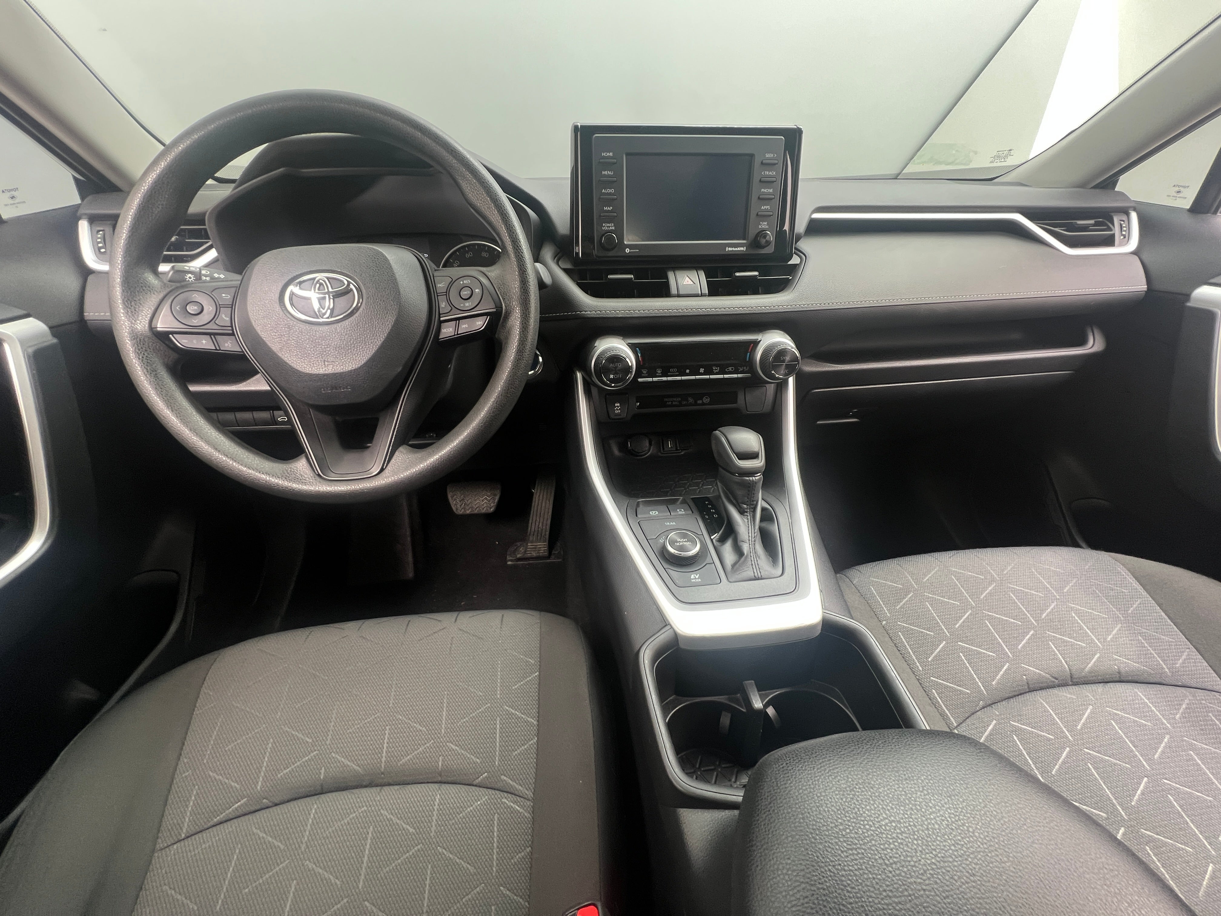 Thumbnail: 2022 Toyota RAV4 - 3