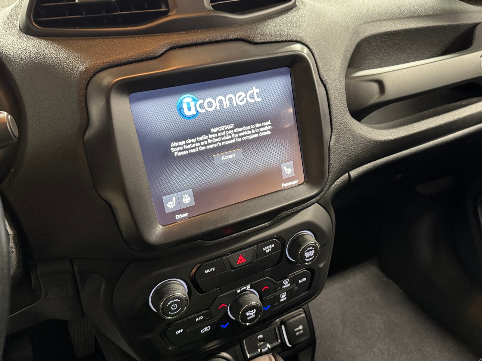 Thumbnail: 2019 Jeep Renegade - 3