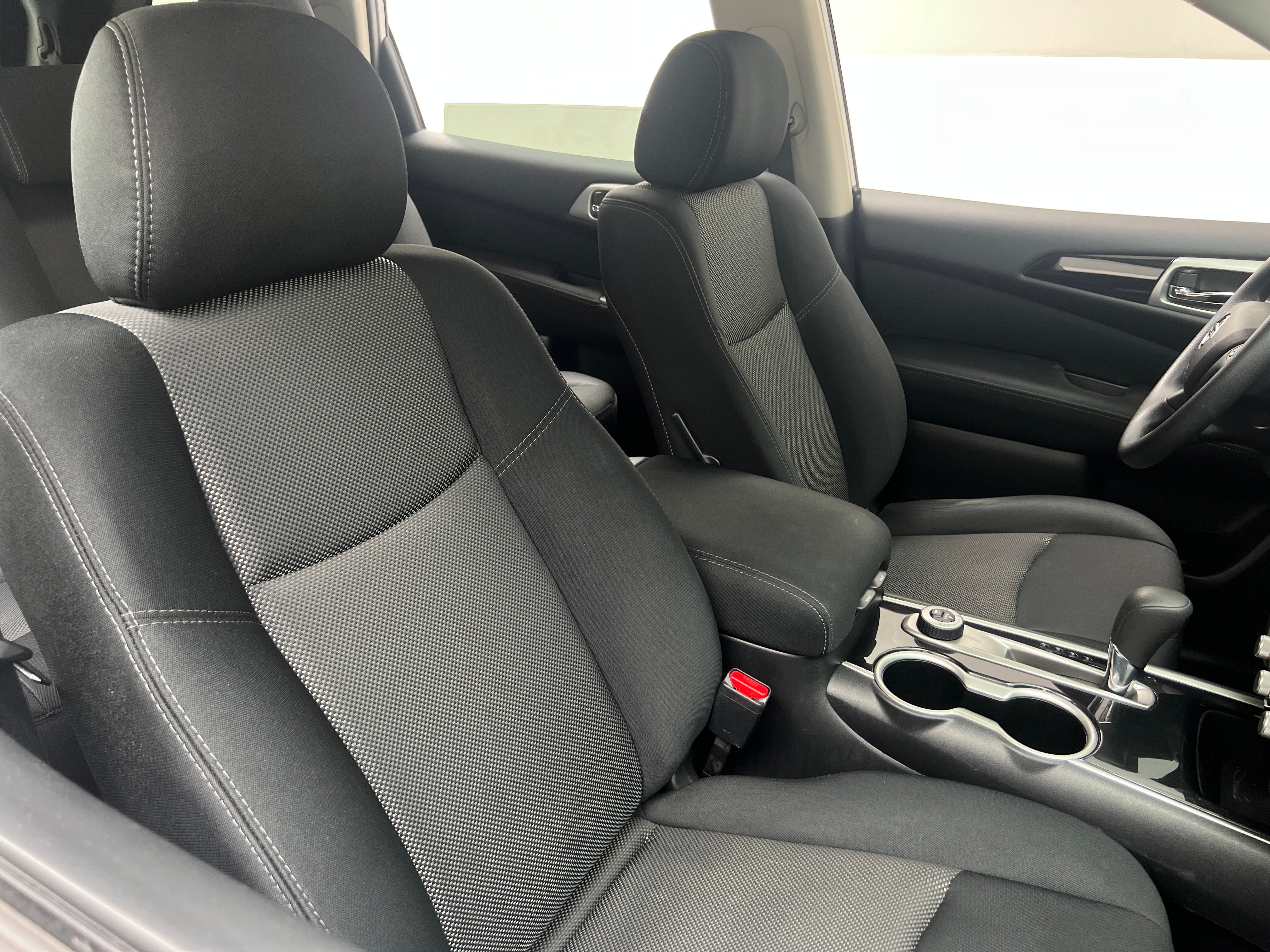 2017 Nissan Pathfinder S 2