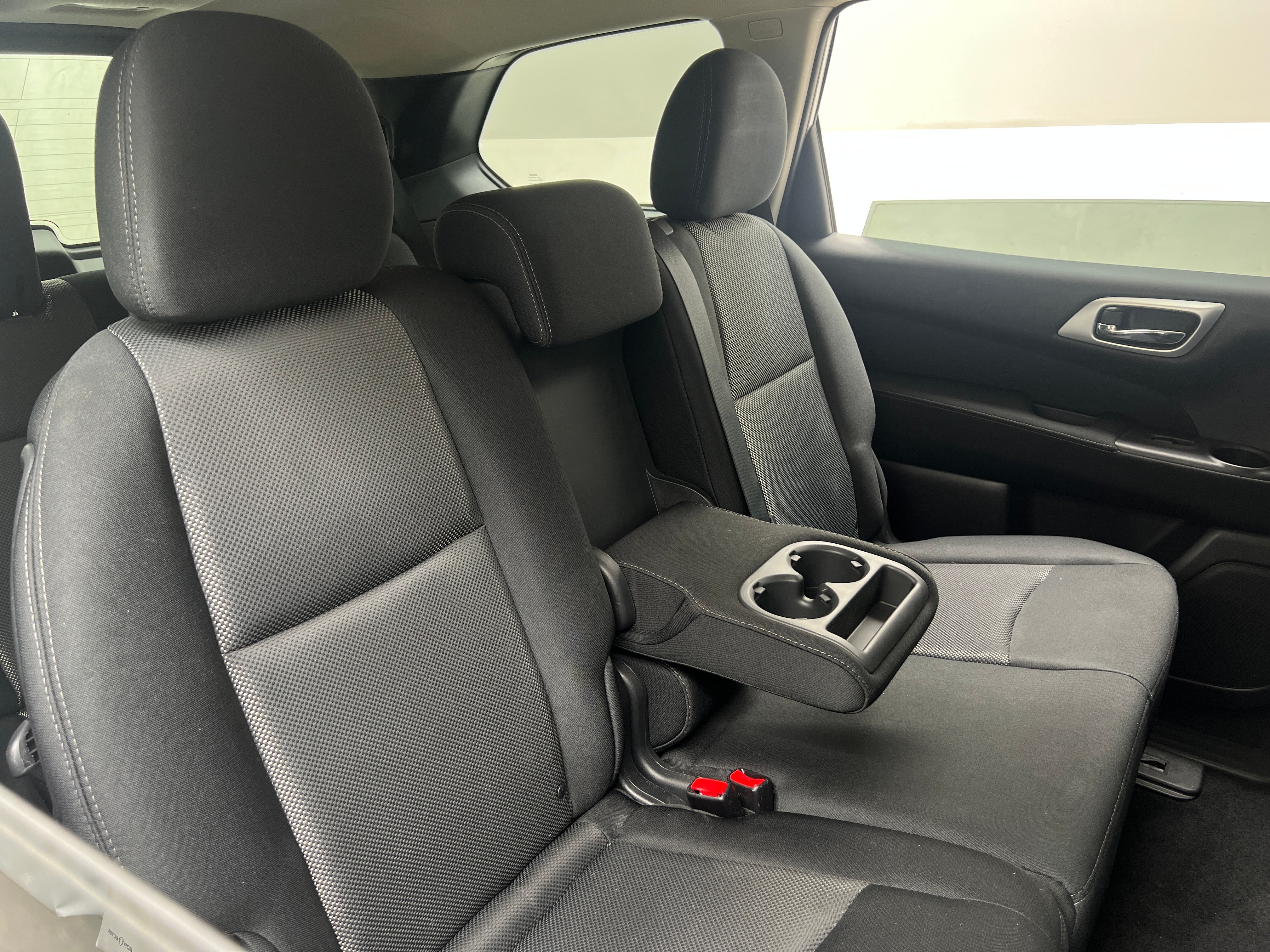 2017 Nissan Pathfinder S 6