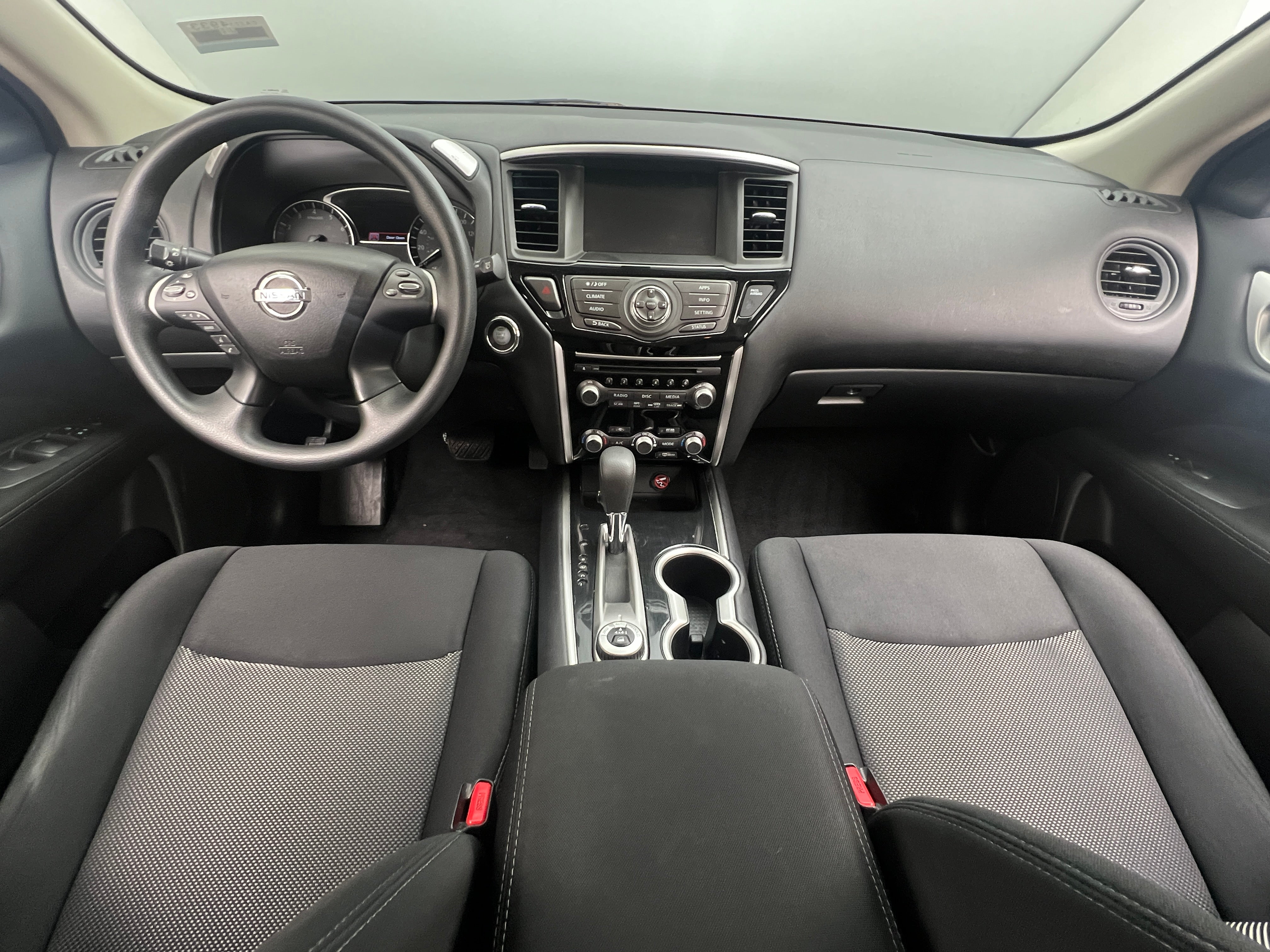 2017 Nissan Pathfinder S 3