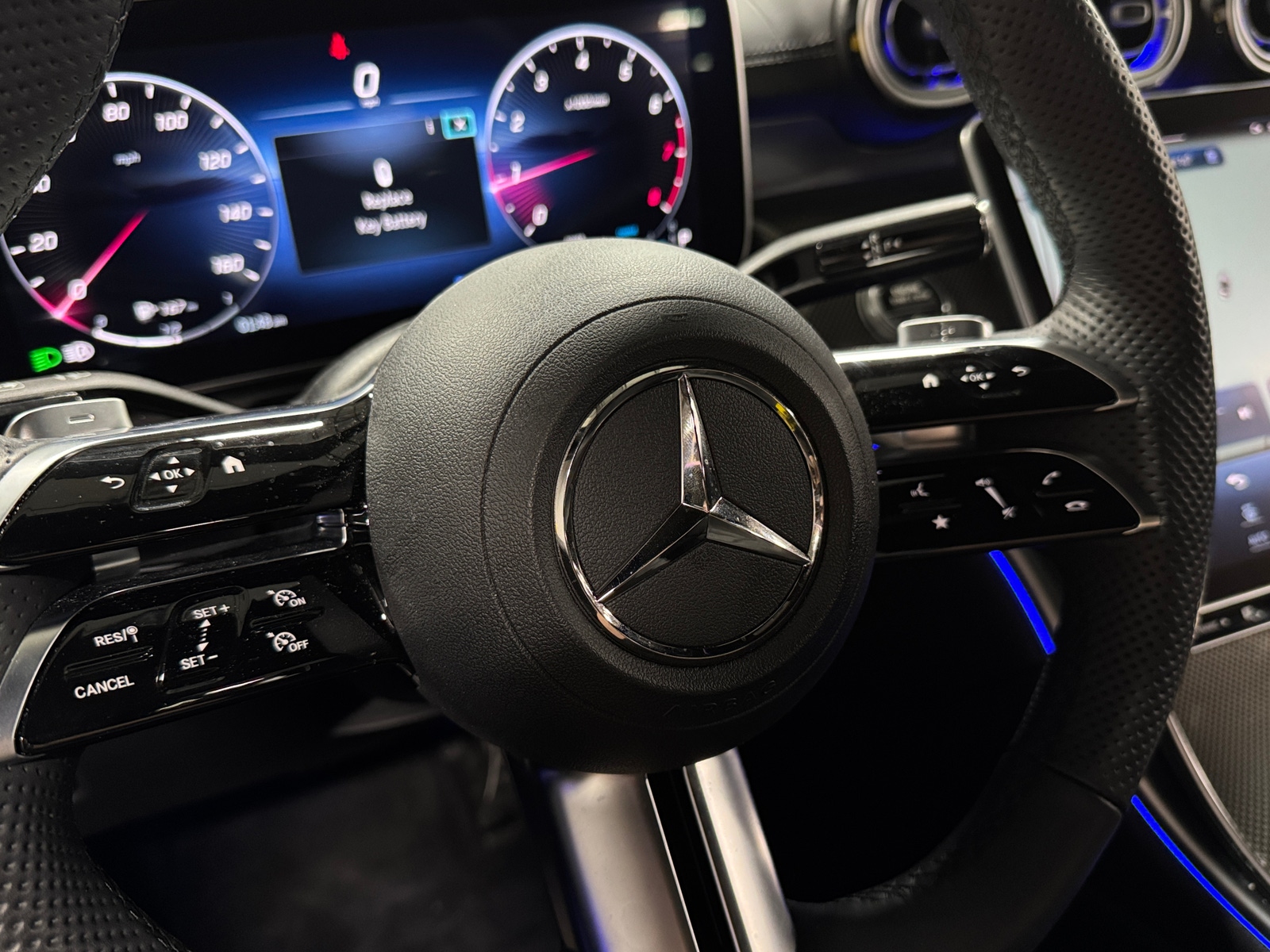 Thumbnail: 2023 Mercedes-Benz C-Class - 4