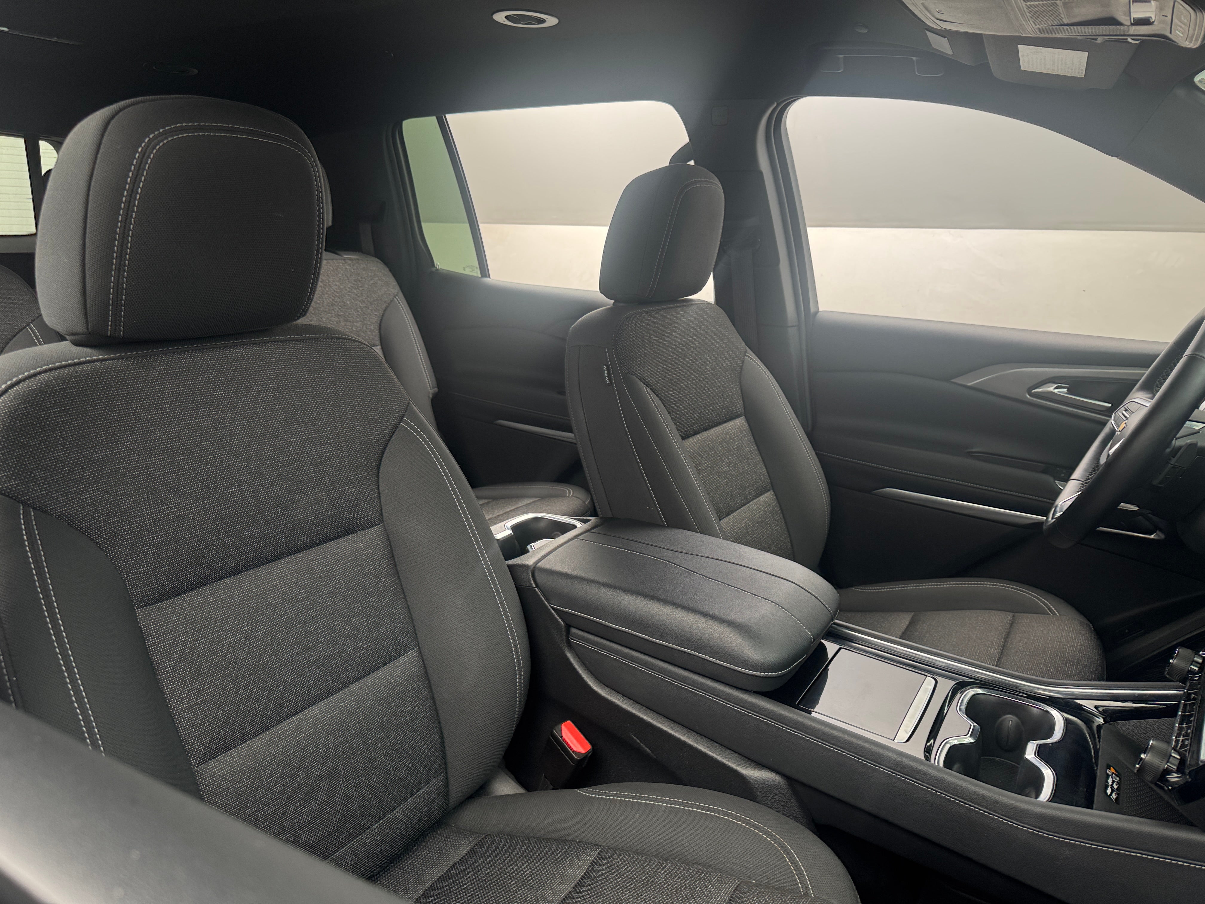 2024 Chevrolet Traverse LT 2
