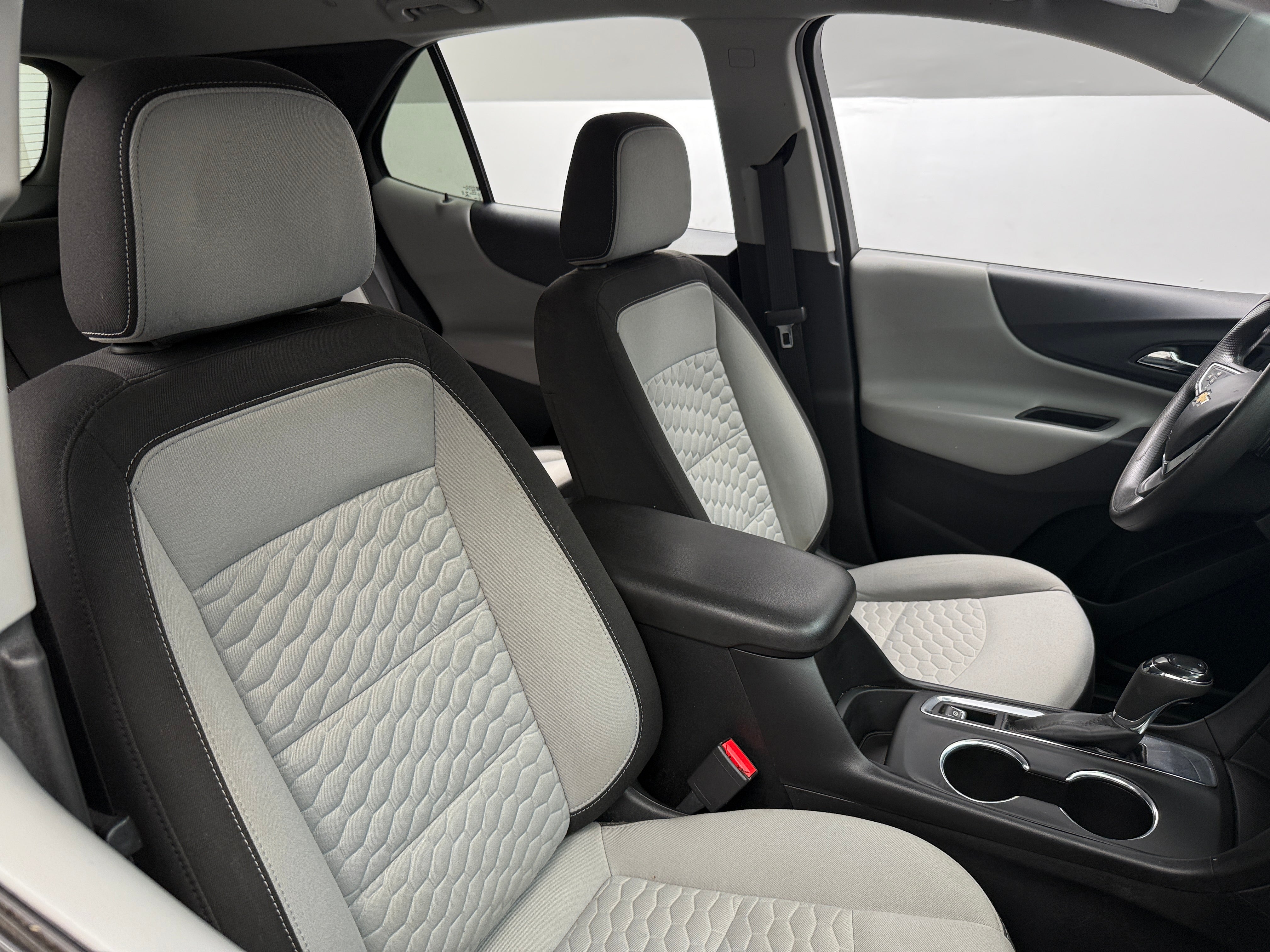 2020 Chevrolet Equinox LS 2