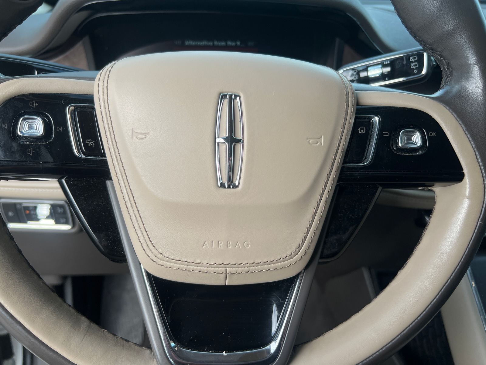 Thumbnail: 2021 Lincoln Aviator - 4