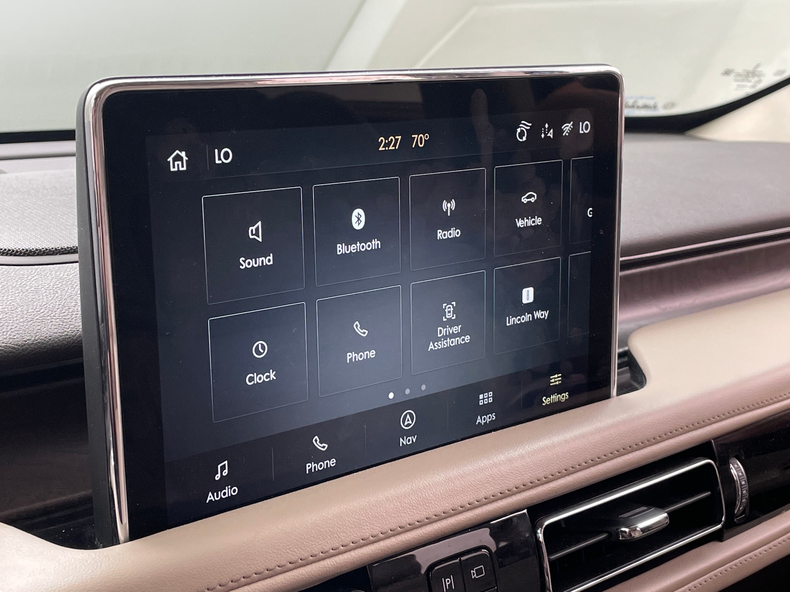 Thumbnail: 2021 Lincoln Aviator - 3