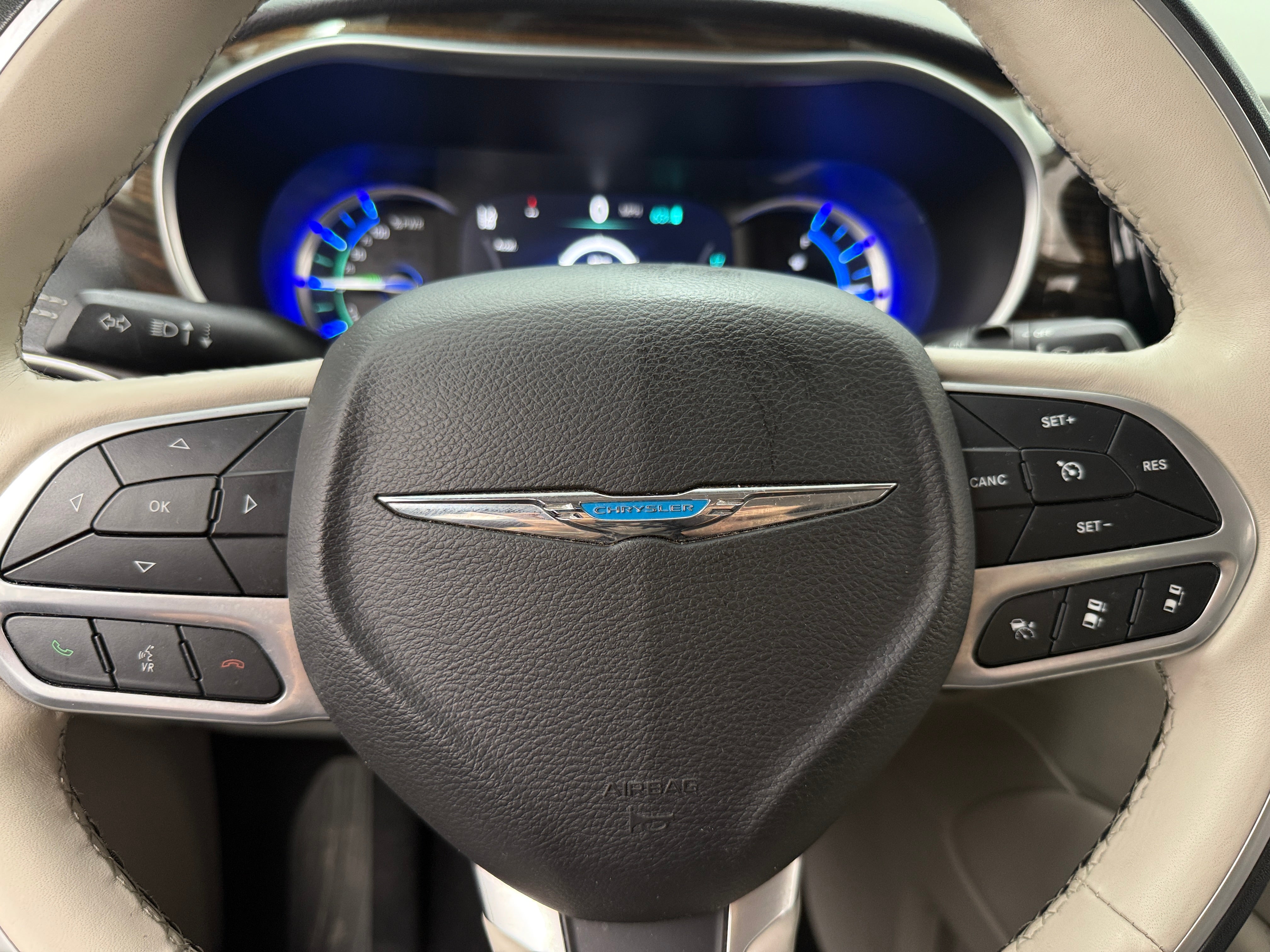 2021 Chrysler Pacifica Hybrid Limited 4