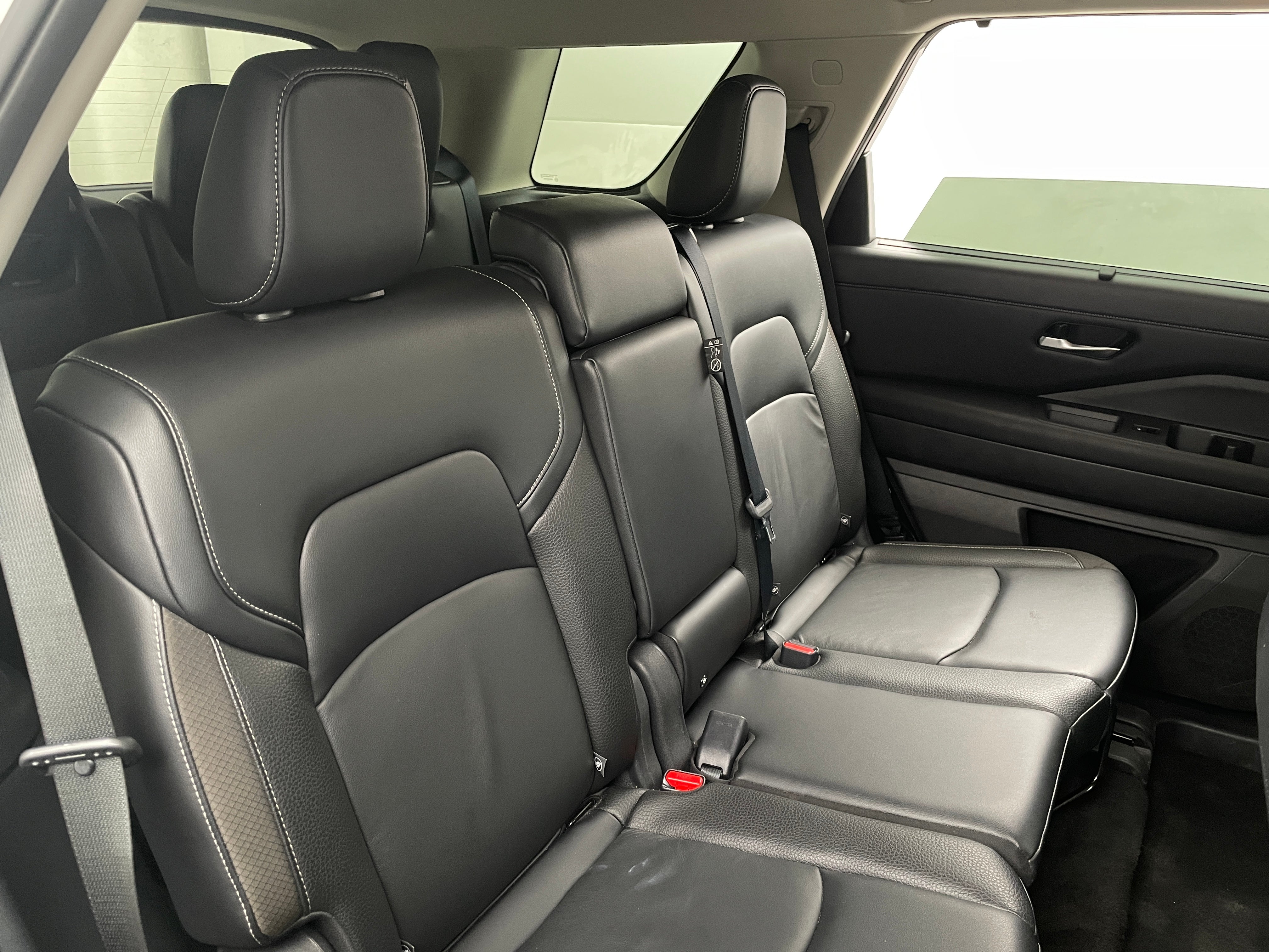 2023 Nissan Pathfinder SL 5