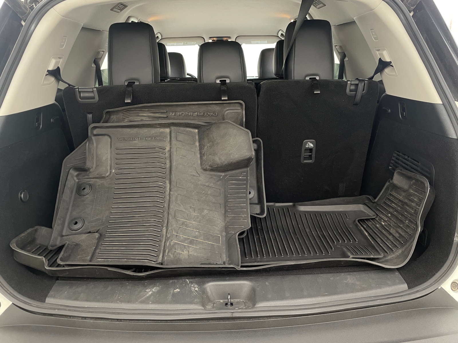 Thumbnail: 2023 Nissan Pathfinder - 6