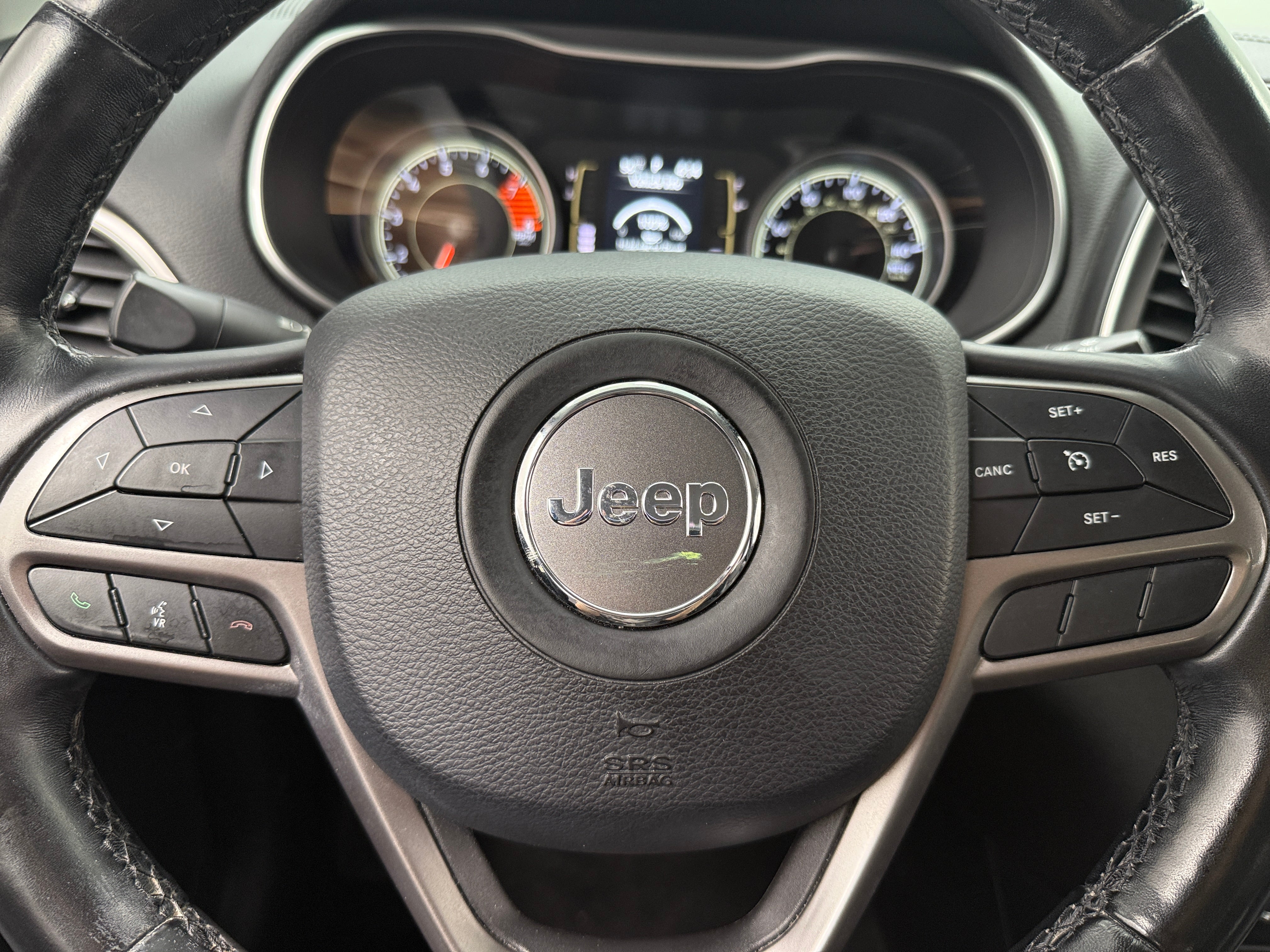 2020 Jeep Cherokee X 4