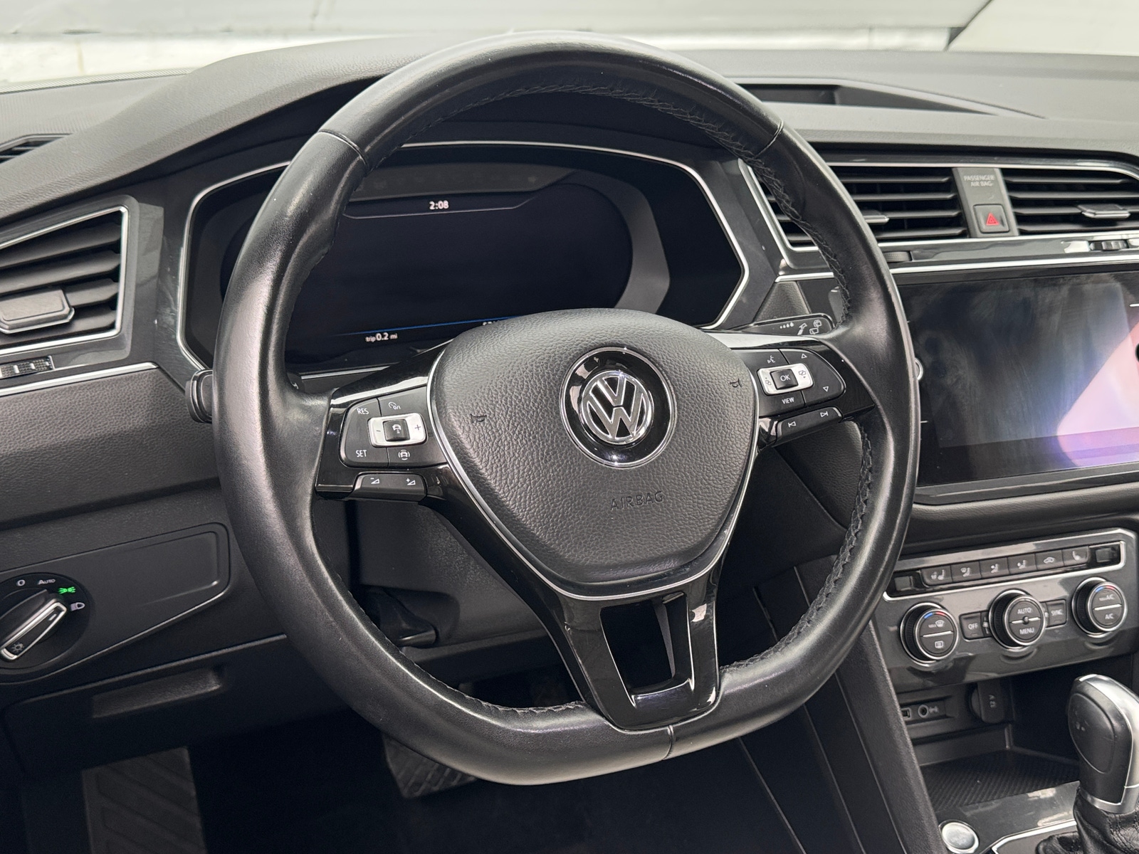 Thumbnail: 2019 Volkswagen Tiguan - 4