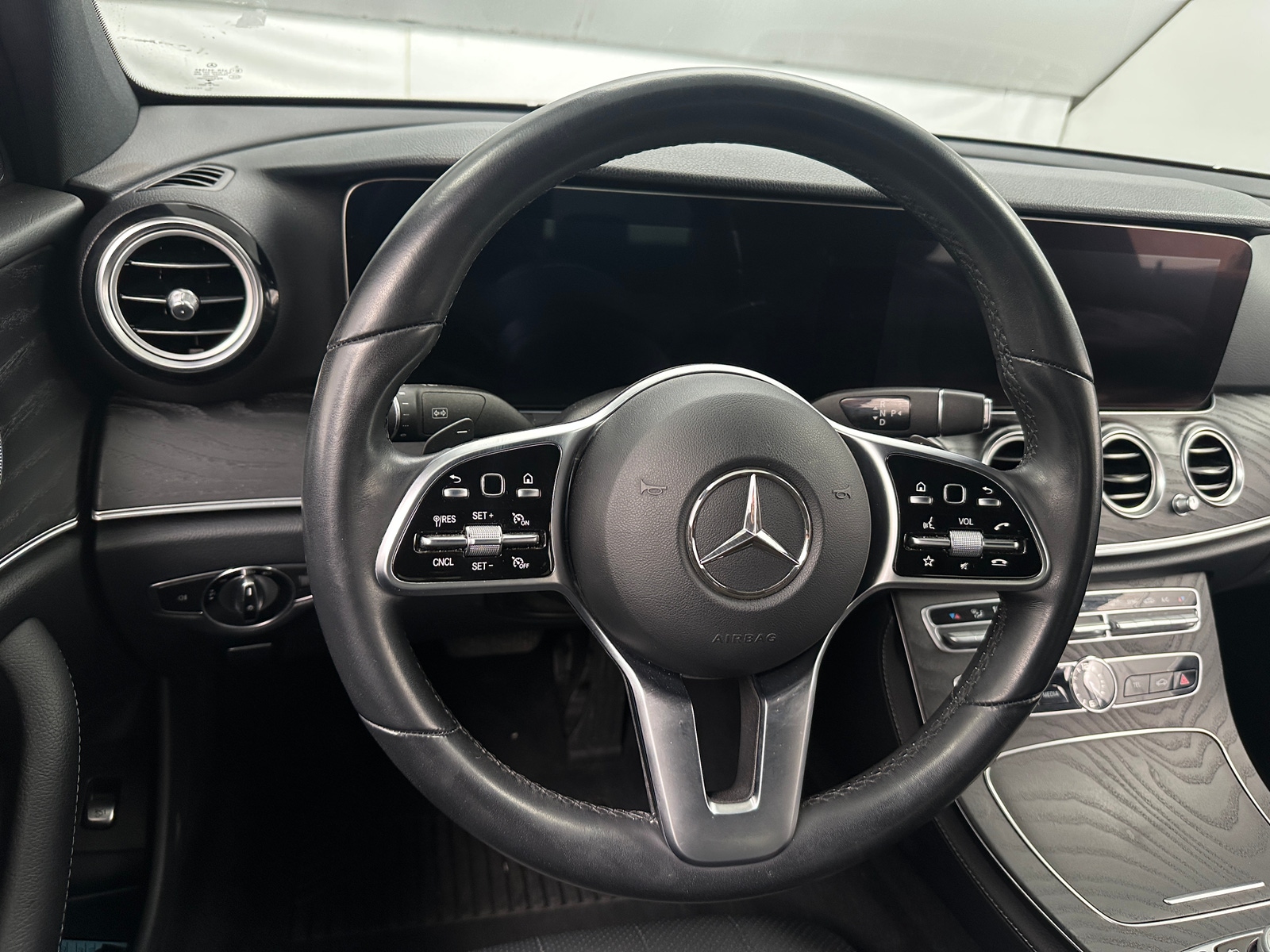 Thumbnail: 2020 Mercedes-Benz E-Class - 4