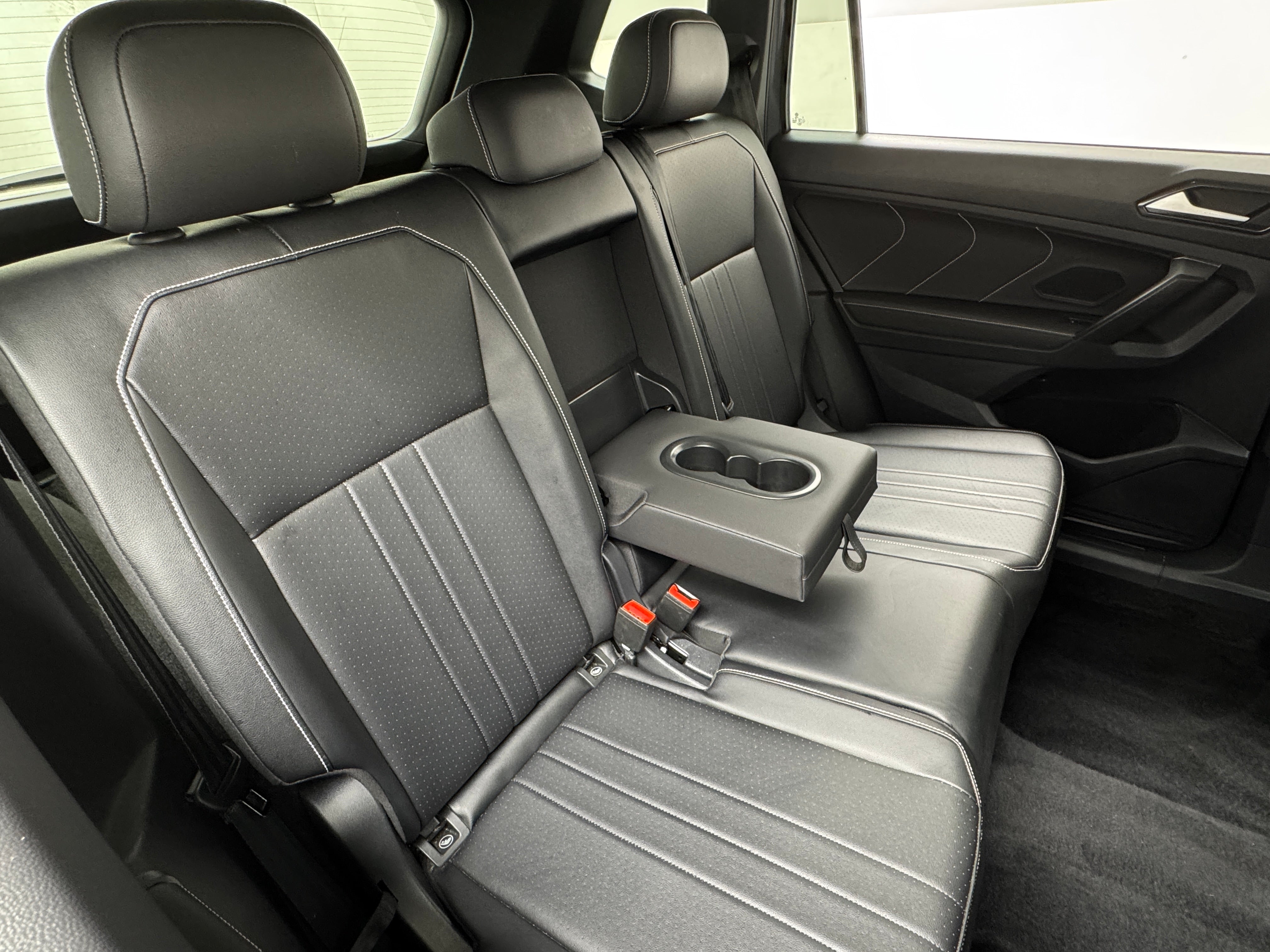 2022 Volkswagen Tiguan SE R-Line Black 5