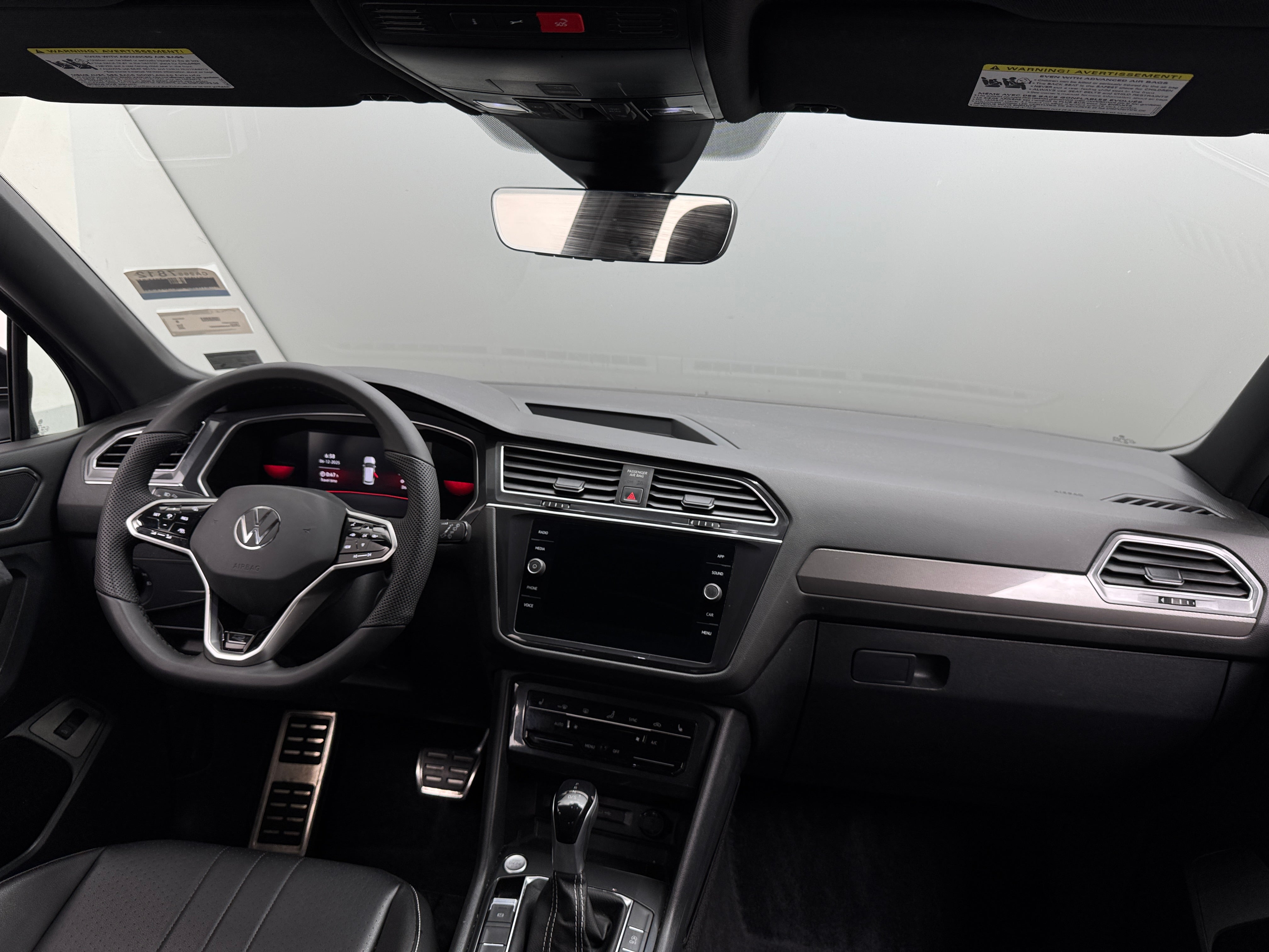 2022 Volkswagen Tiguan SE R-Line Black 2
