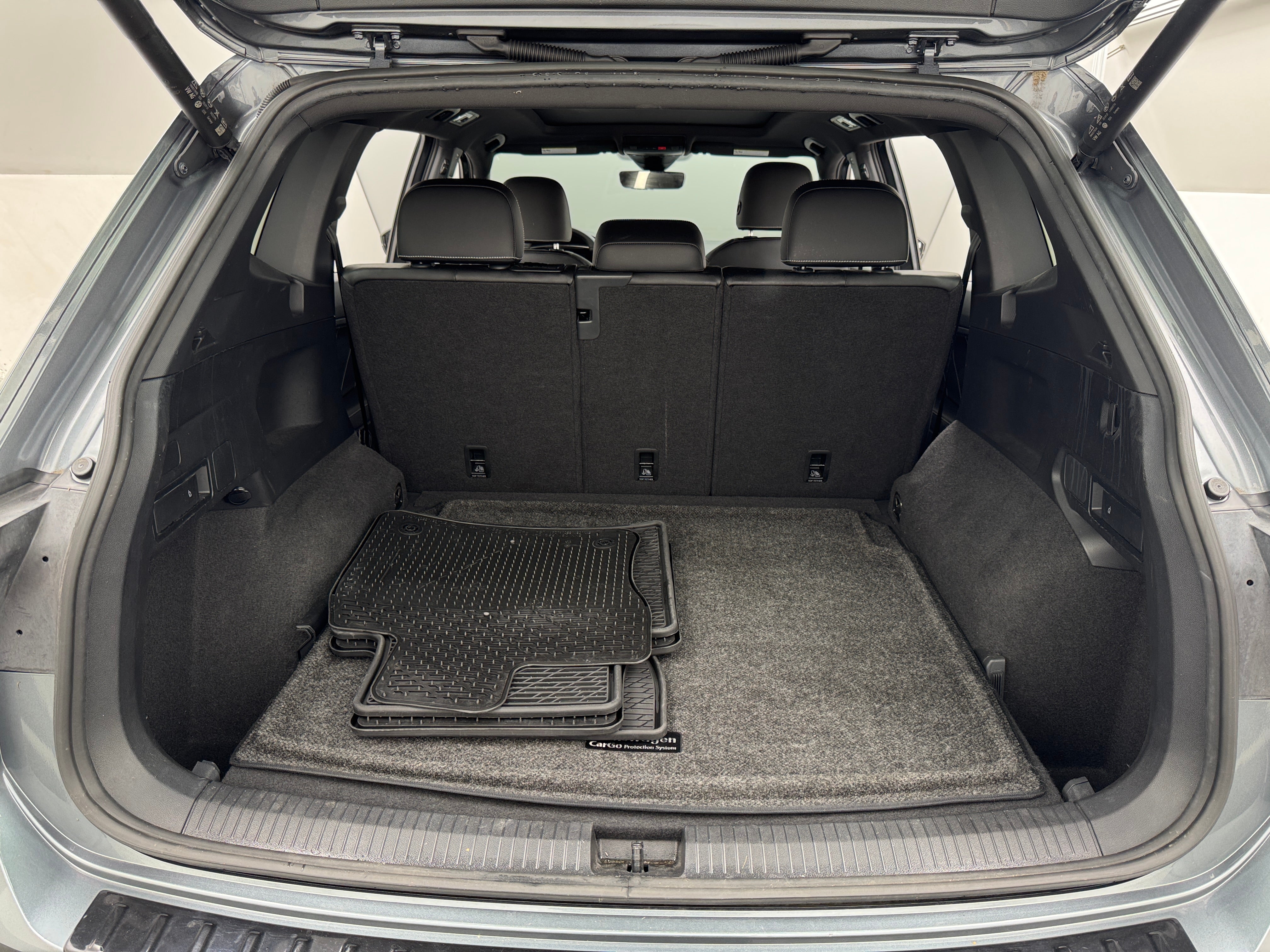 2022 Volkswagen Tiguan SE R-Line Black 6