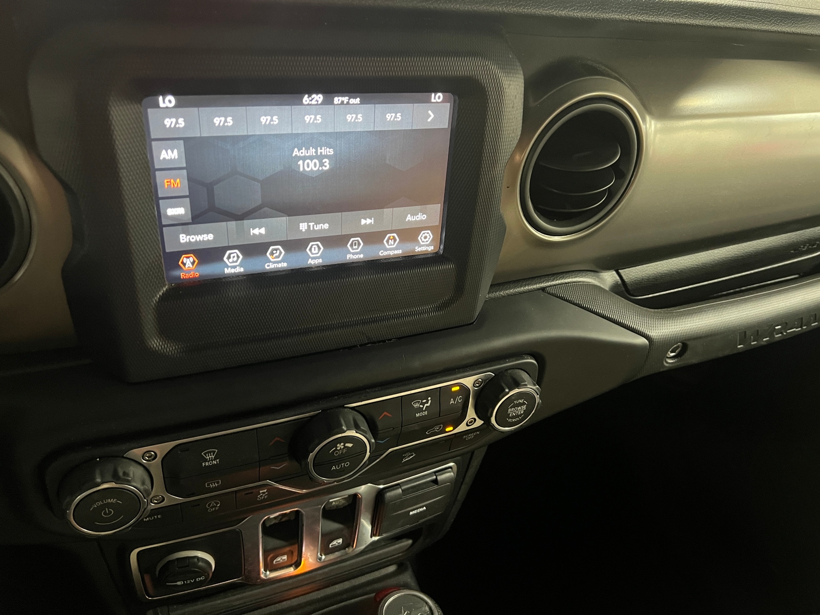 Thumbnail: 2019 Jeep Wrangler - 4