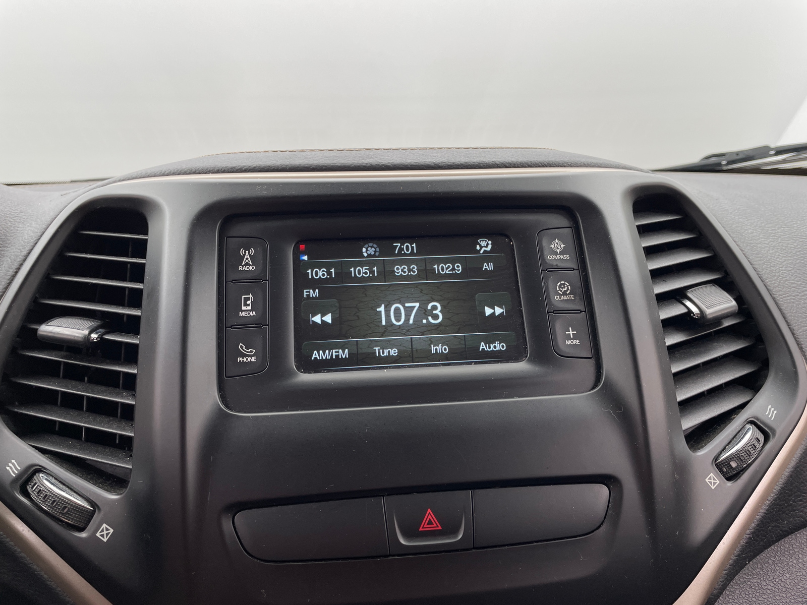 Thumbnail: 2017 Jeep Cherokee - 4