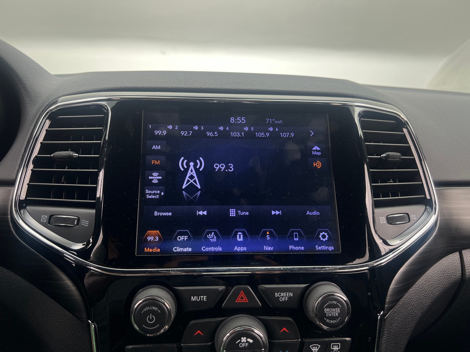 Thumbnail: 2019 Jeep Grand Cherokee - 4