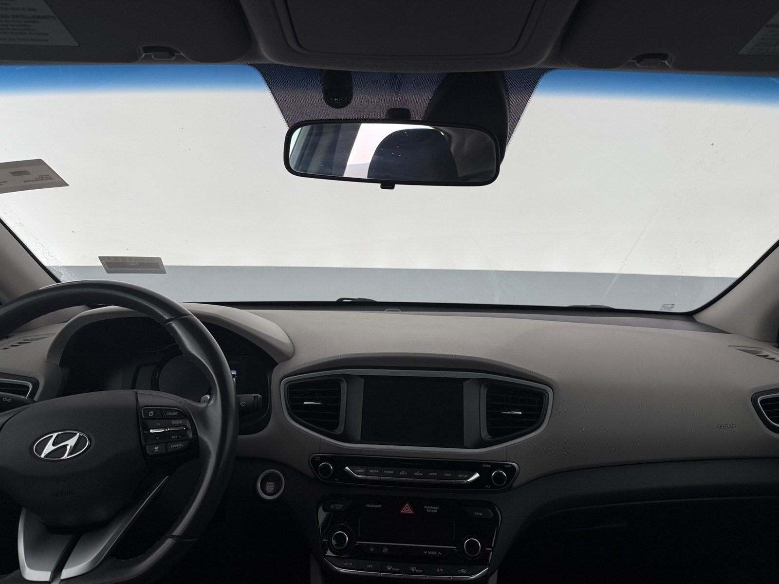 Thumbnail: 2019 Hyundai Ioniq - 3