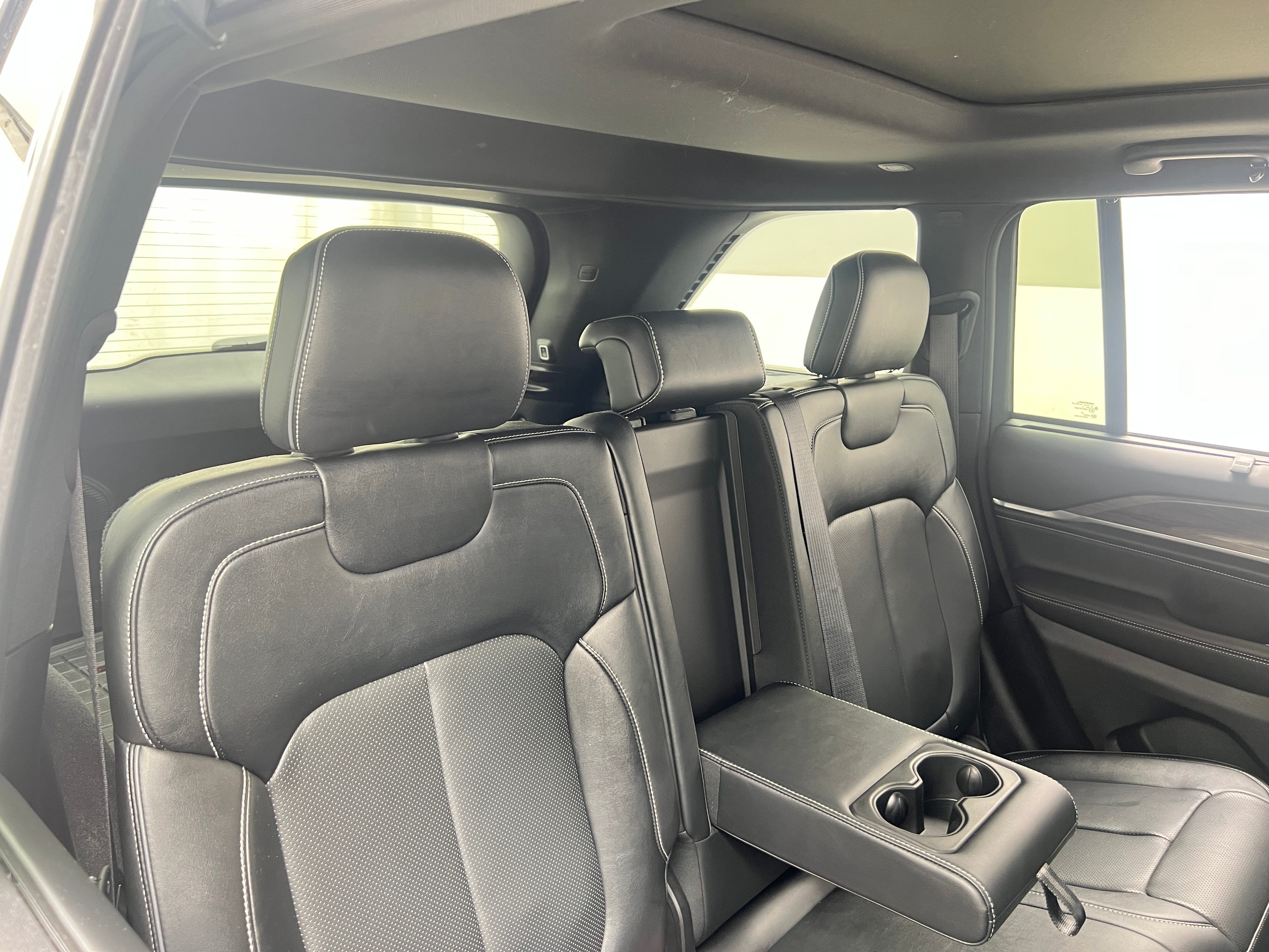 2022 Jeep Grand Cherokee Overland 5