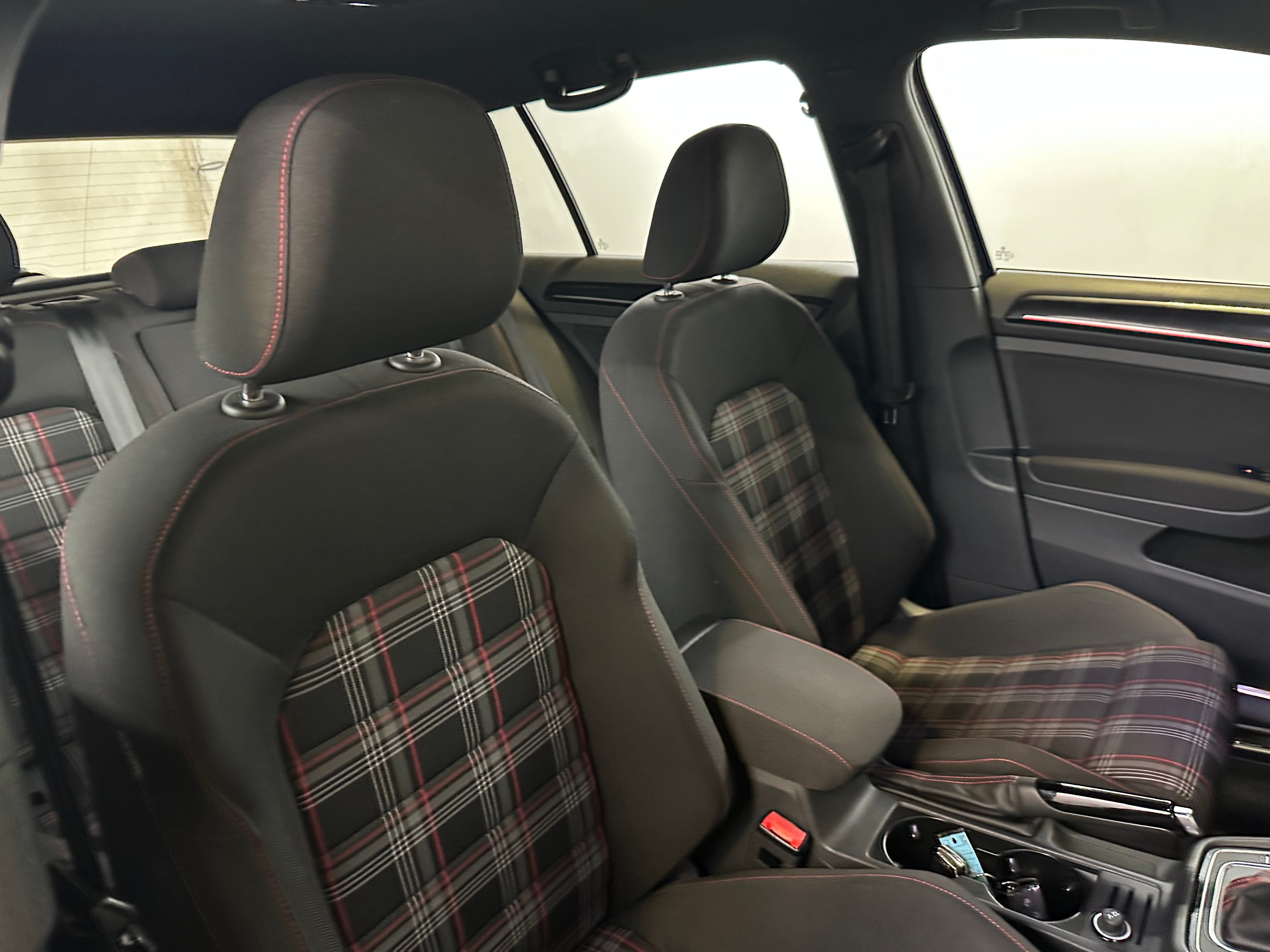Thumbnail: 2017 Volkswagen Golf - 2