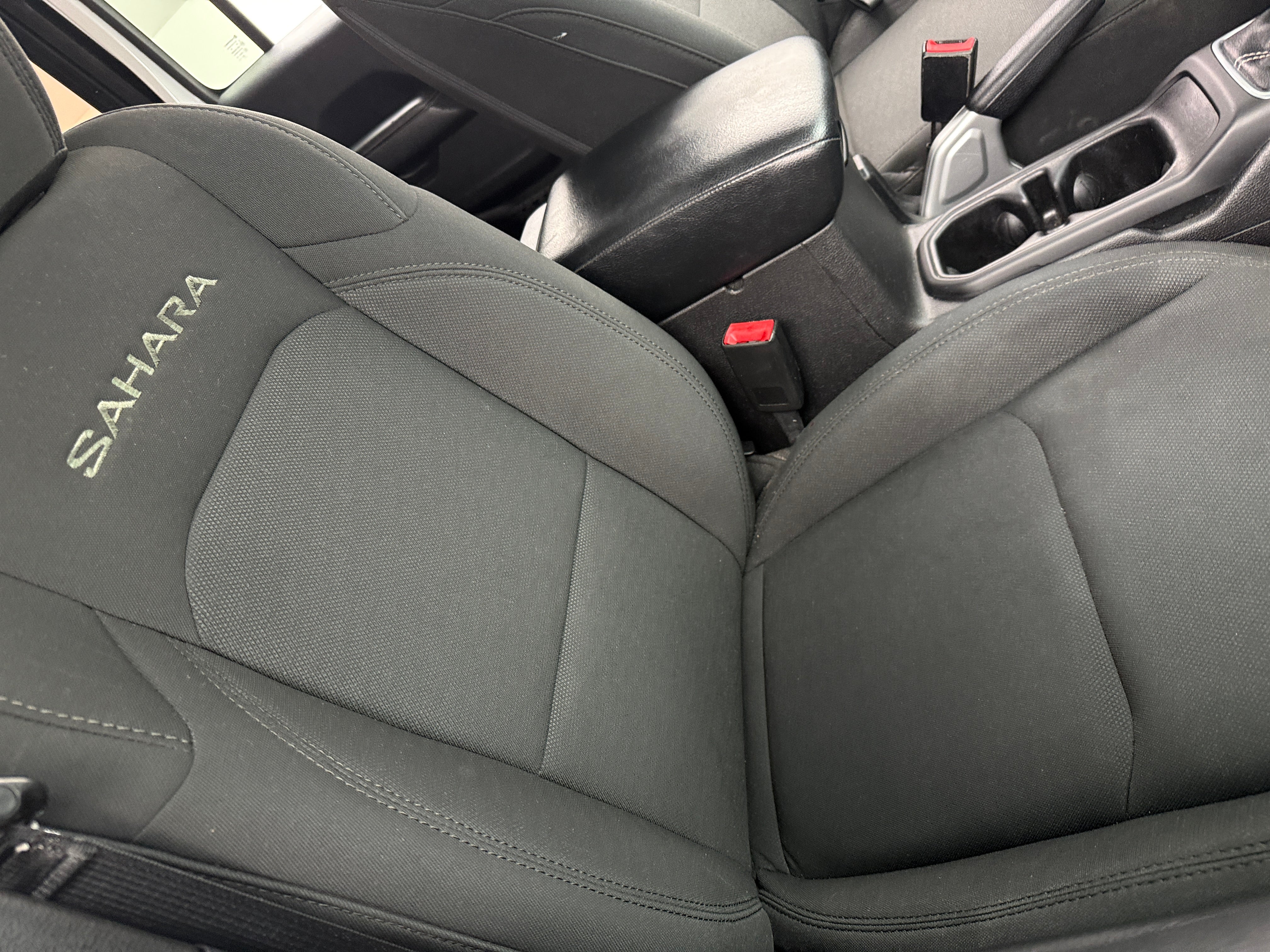2018 Jeep Wrangler Unlimited Sahara 2