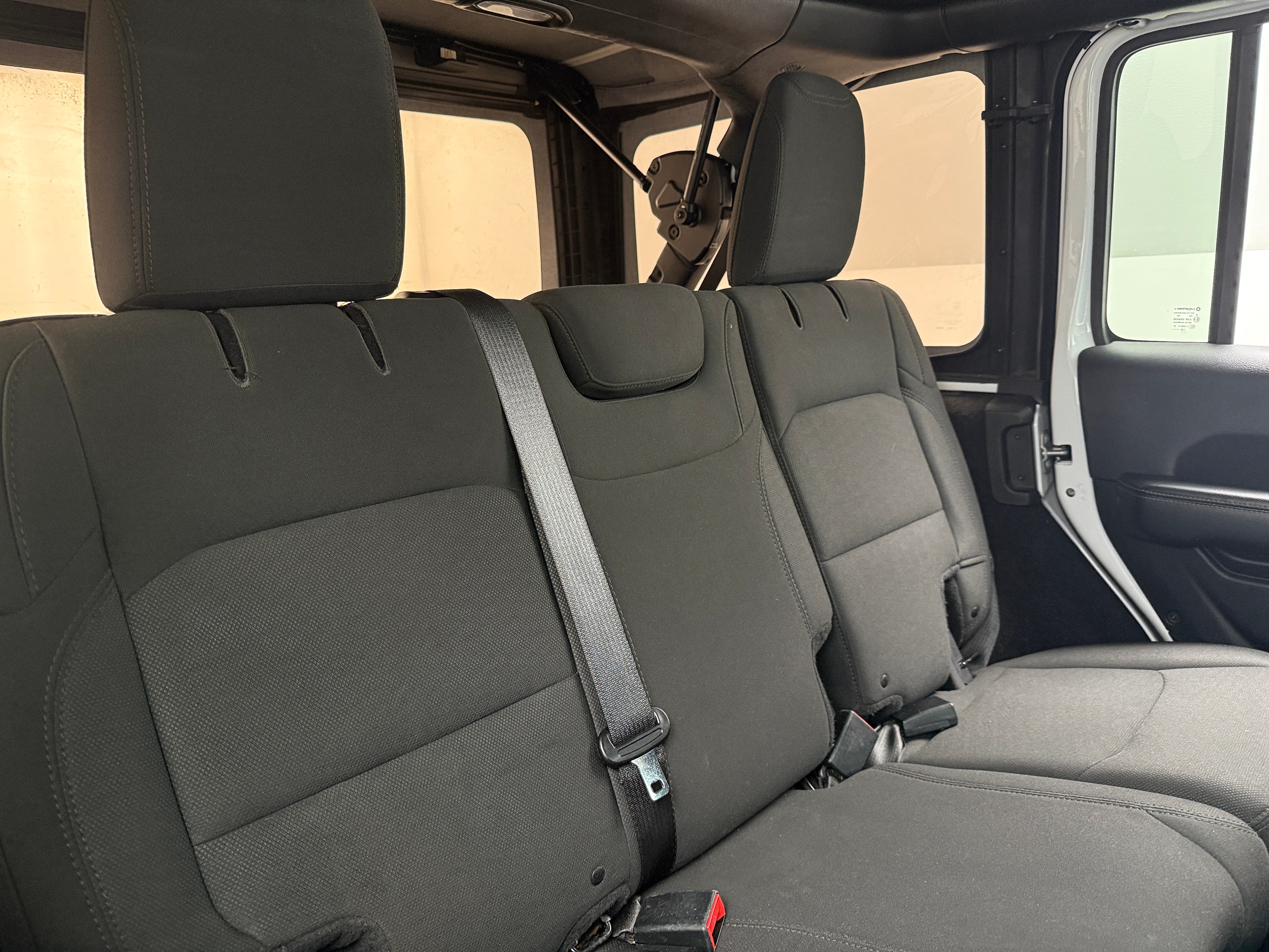 2018 Jeep Wrangler Unlimited Sahara 6