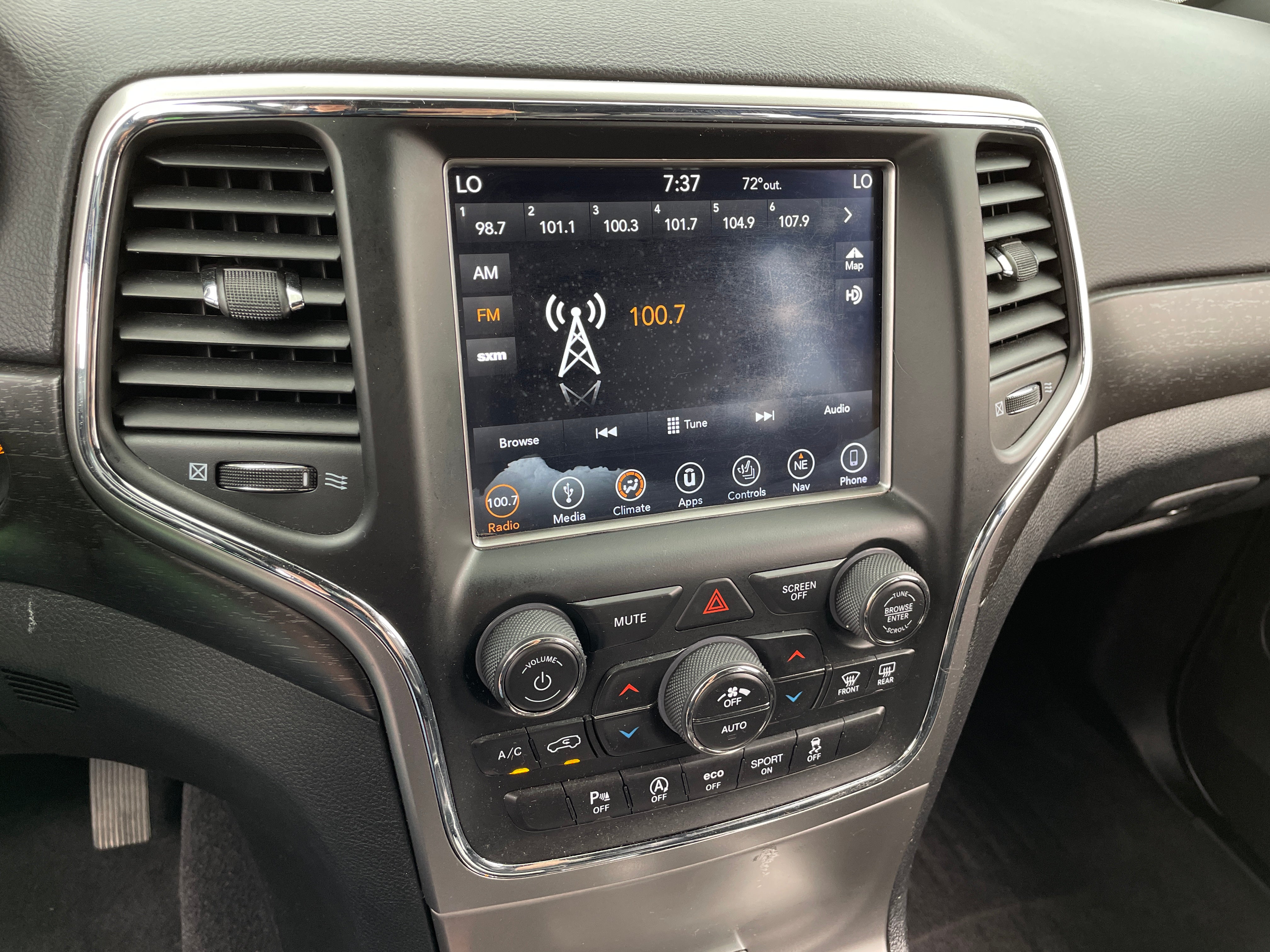 2018 Jeep Grand Cherokee Altitude 4