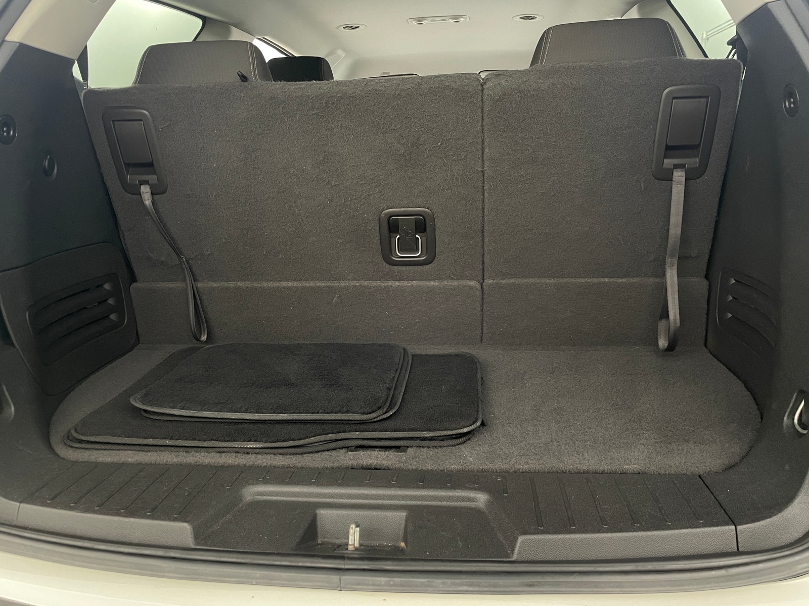 Thumbnail: 2016 Chevrolet Traverse - 7