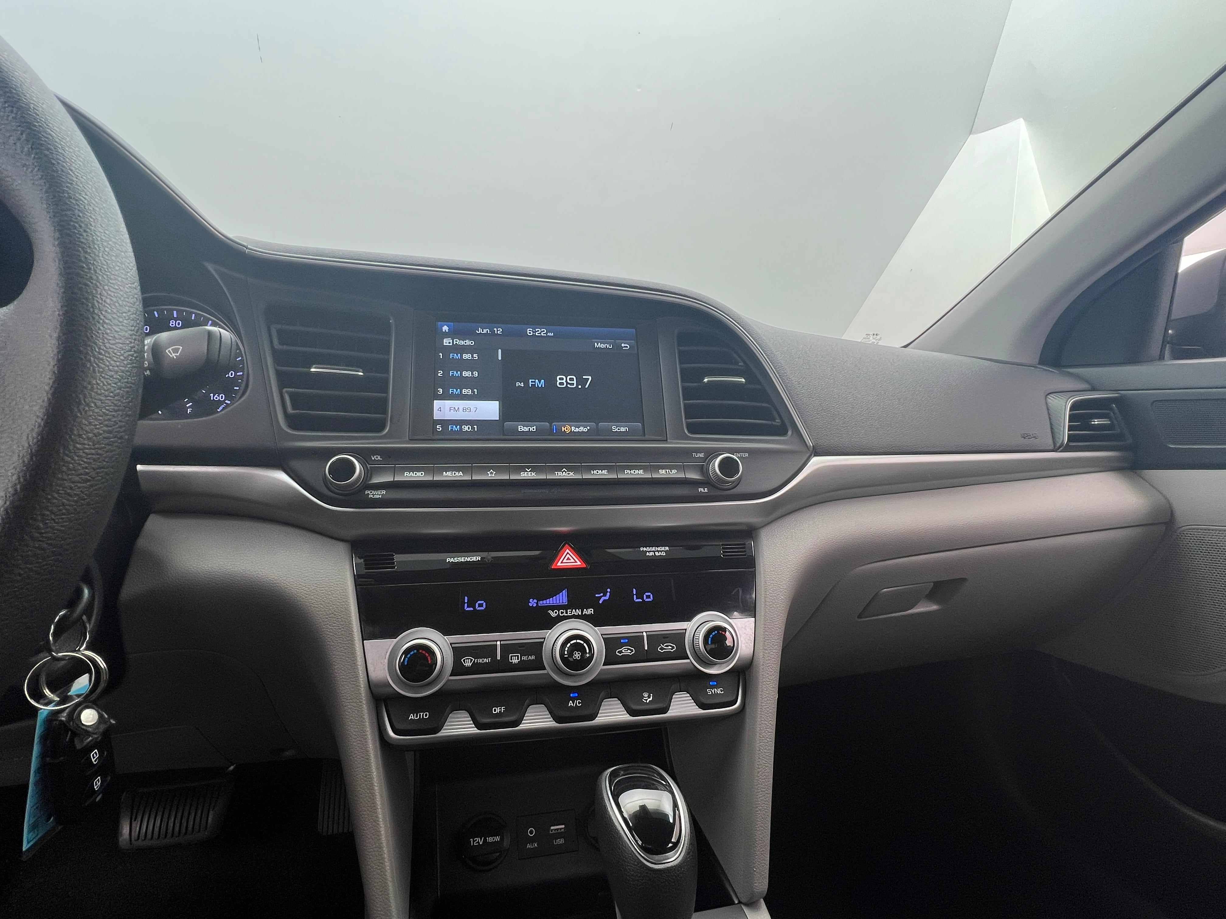 2020 Hyundai Elantra SEL 4
