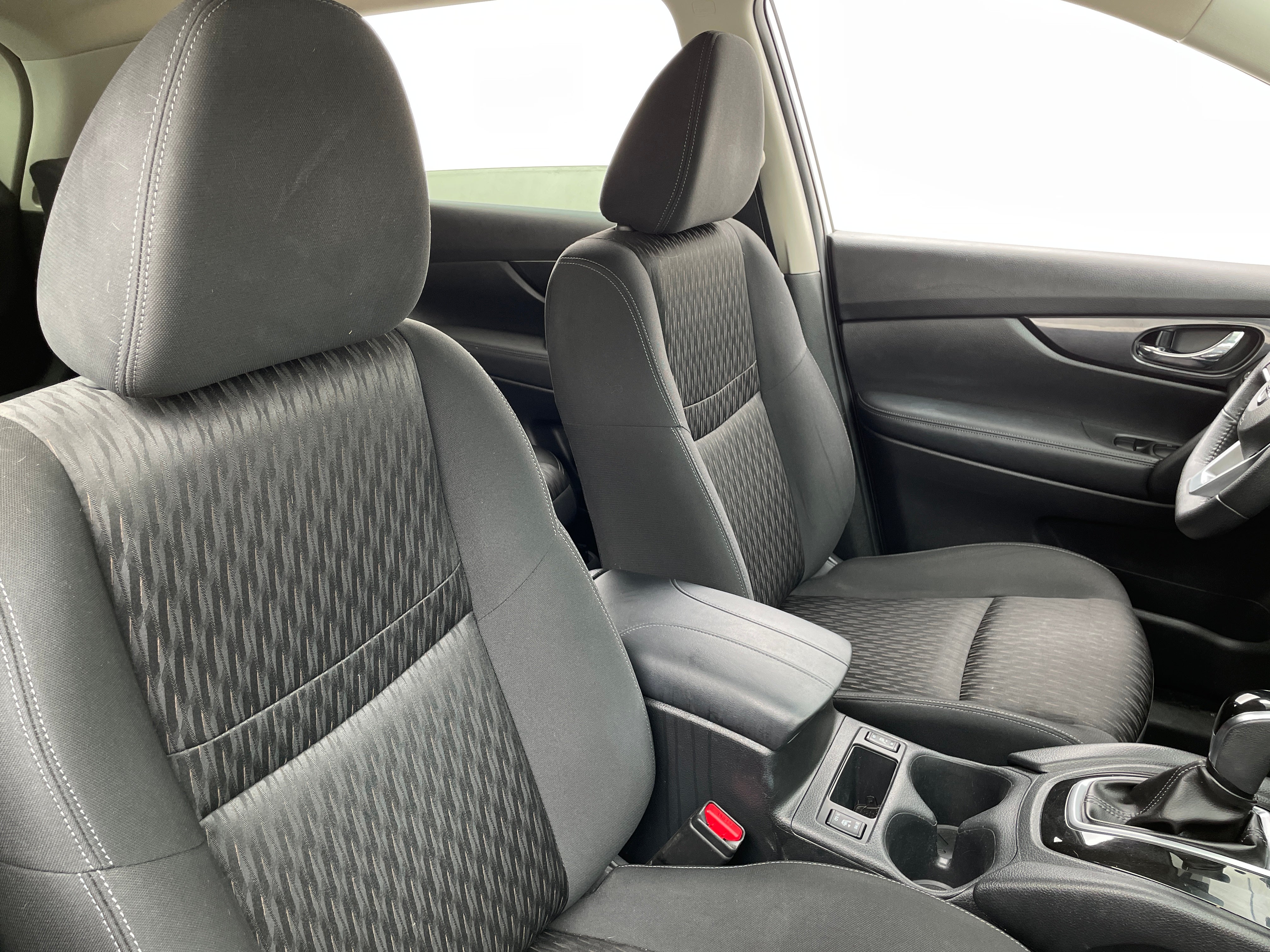 2019 Nissan Rogue SV 2